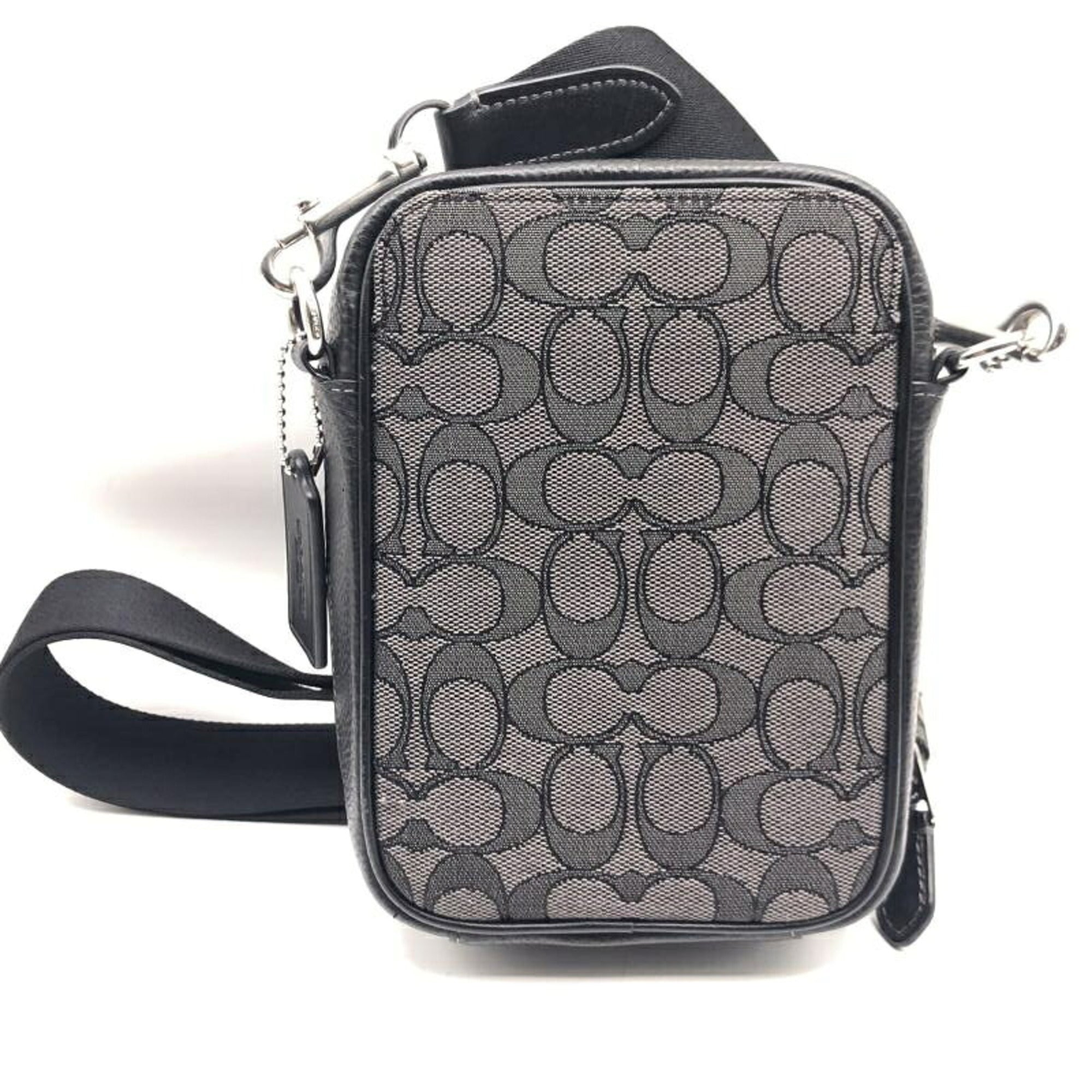 Coach Black Shoulder Bag (Pre-Owned)