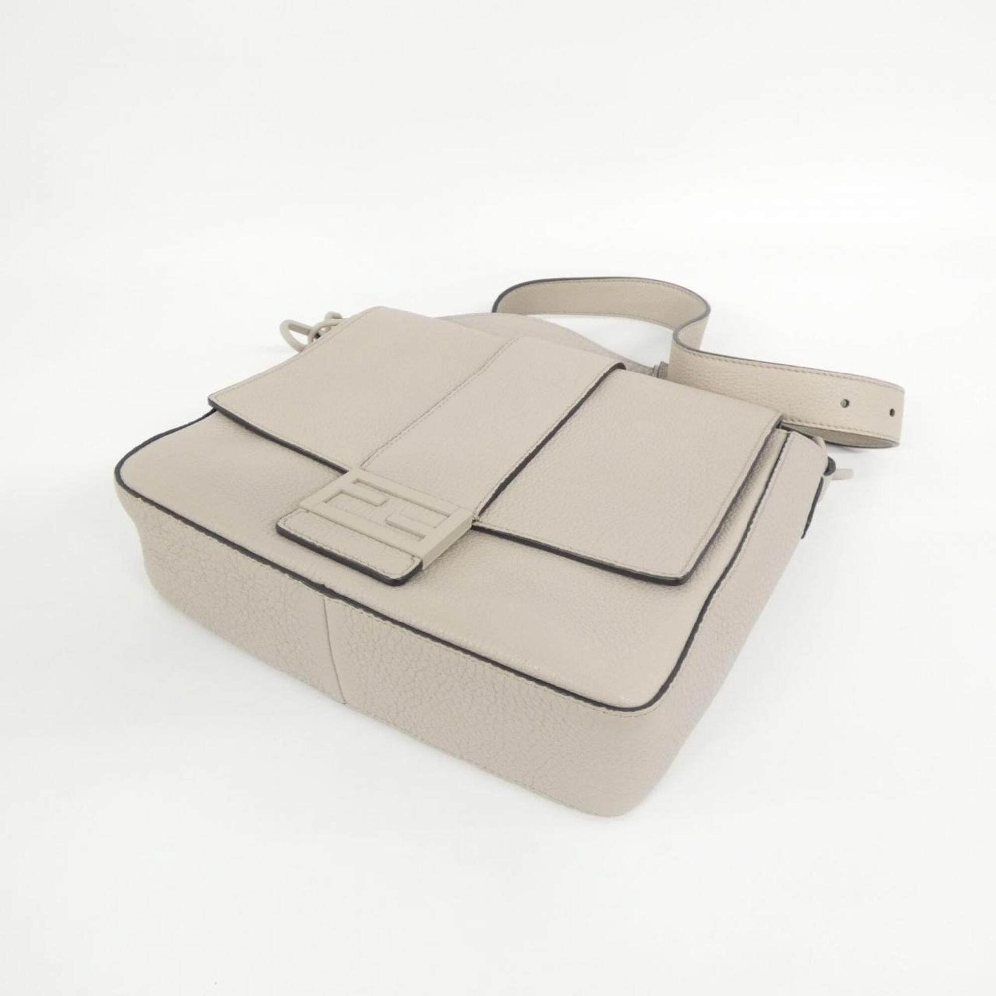 Fendi Gray Leather Shoulder Bag (Pre-Owned)