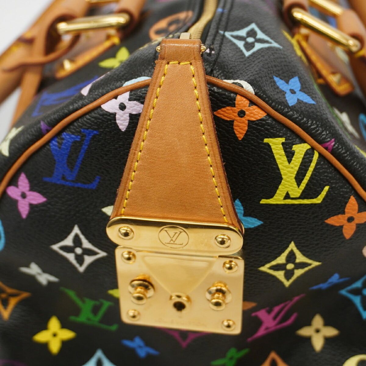 Louis Vuitton Noir Handbag (Pre-Owned)