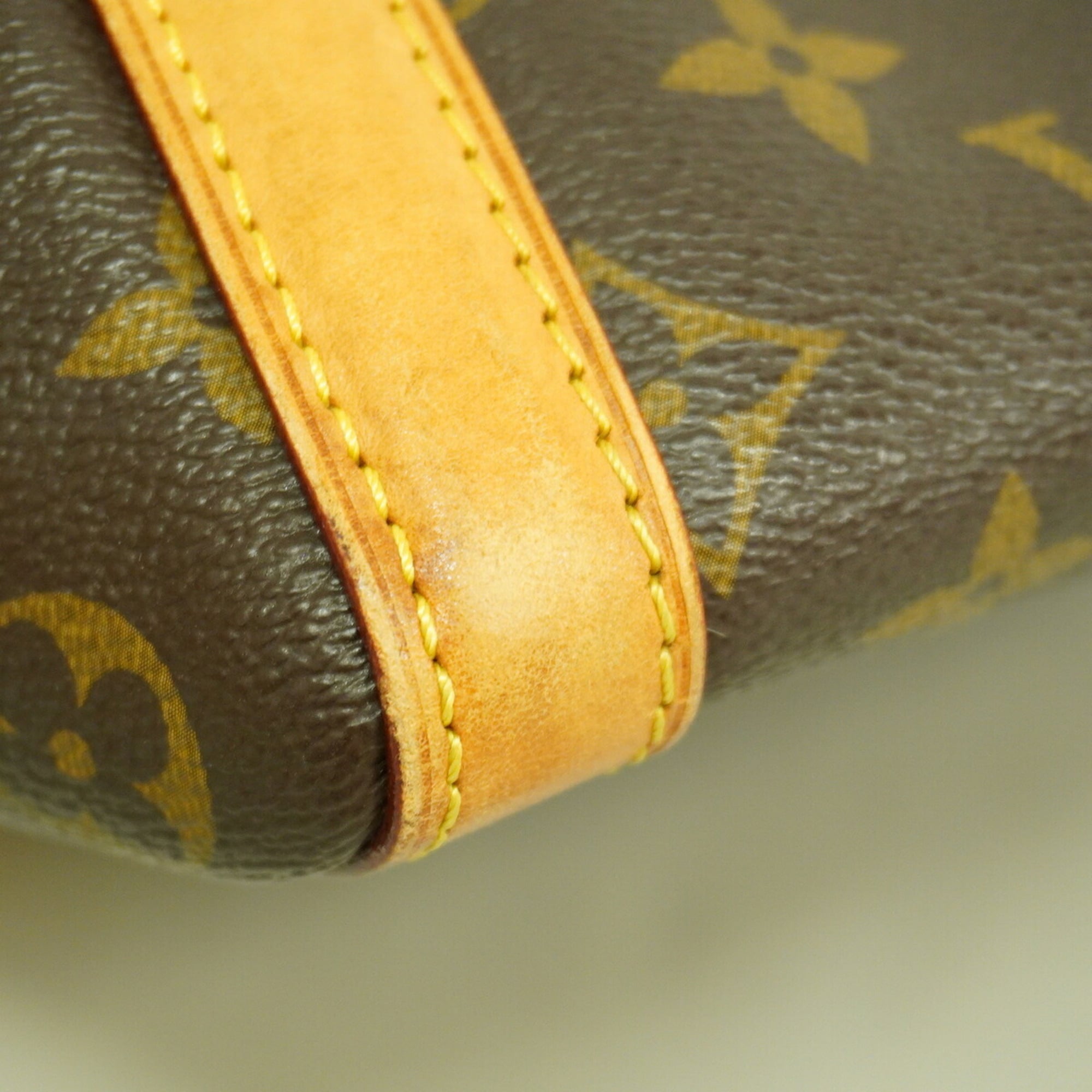 Louis Vuitton Brown Handbag (Pre-Owned)