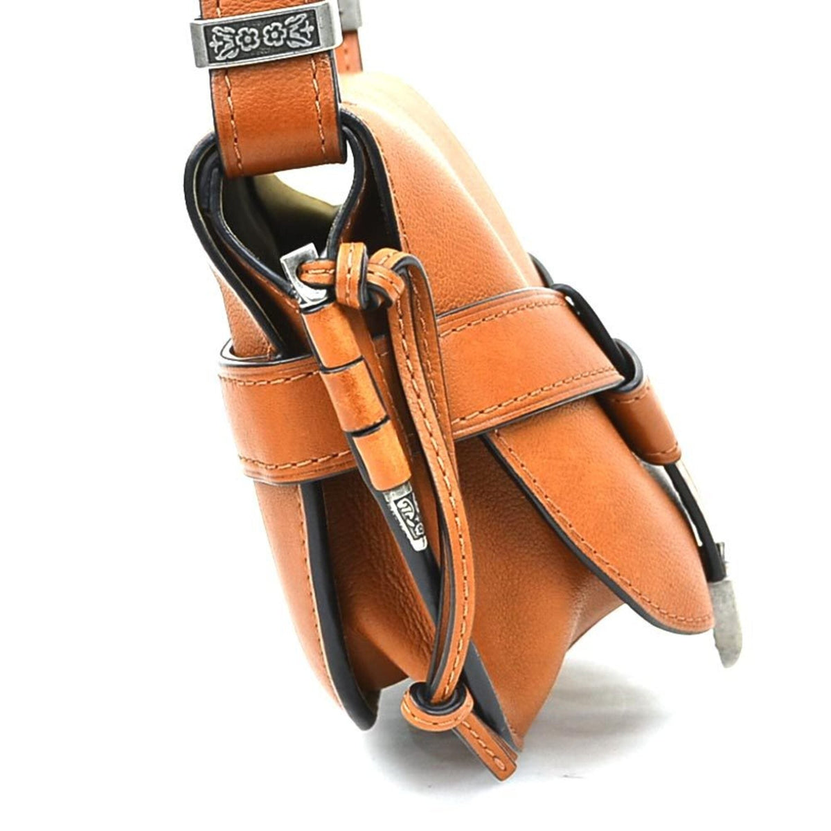 Loewe Brown Leather Shoulder Bag (Pre-Owned)