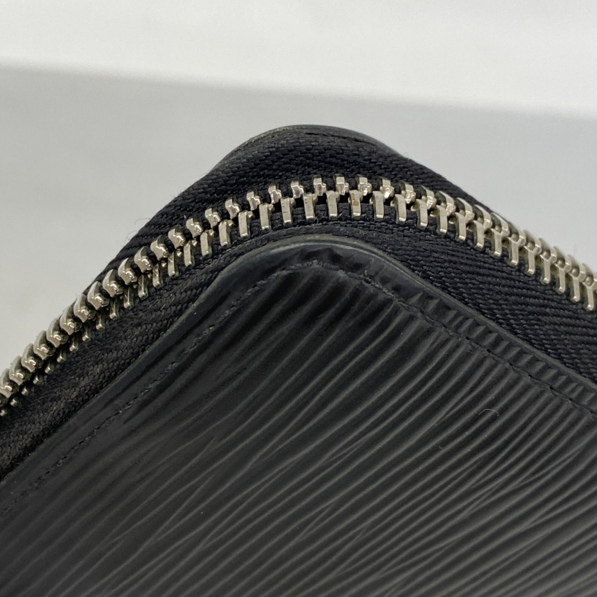 Louis Vuitton Noir Long Wallet (Bi-Fold) (Pre-Owned)
