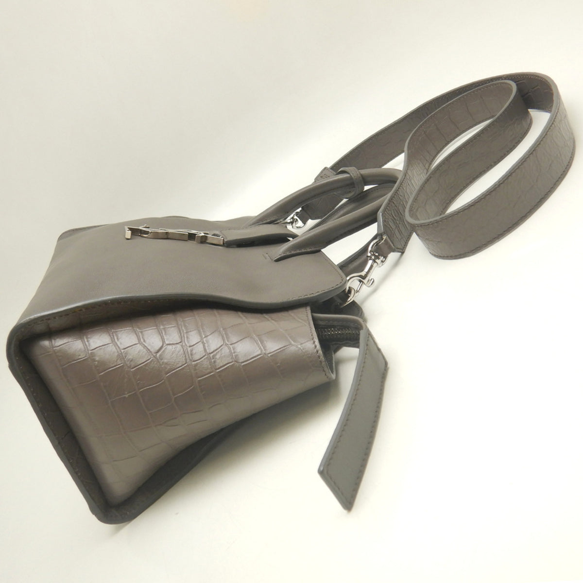 Yves Saint Laurent Gray Yellow Leather Handbag (Pre-Owned)