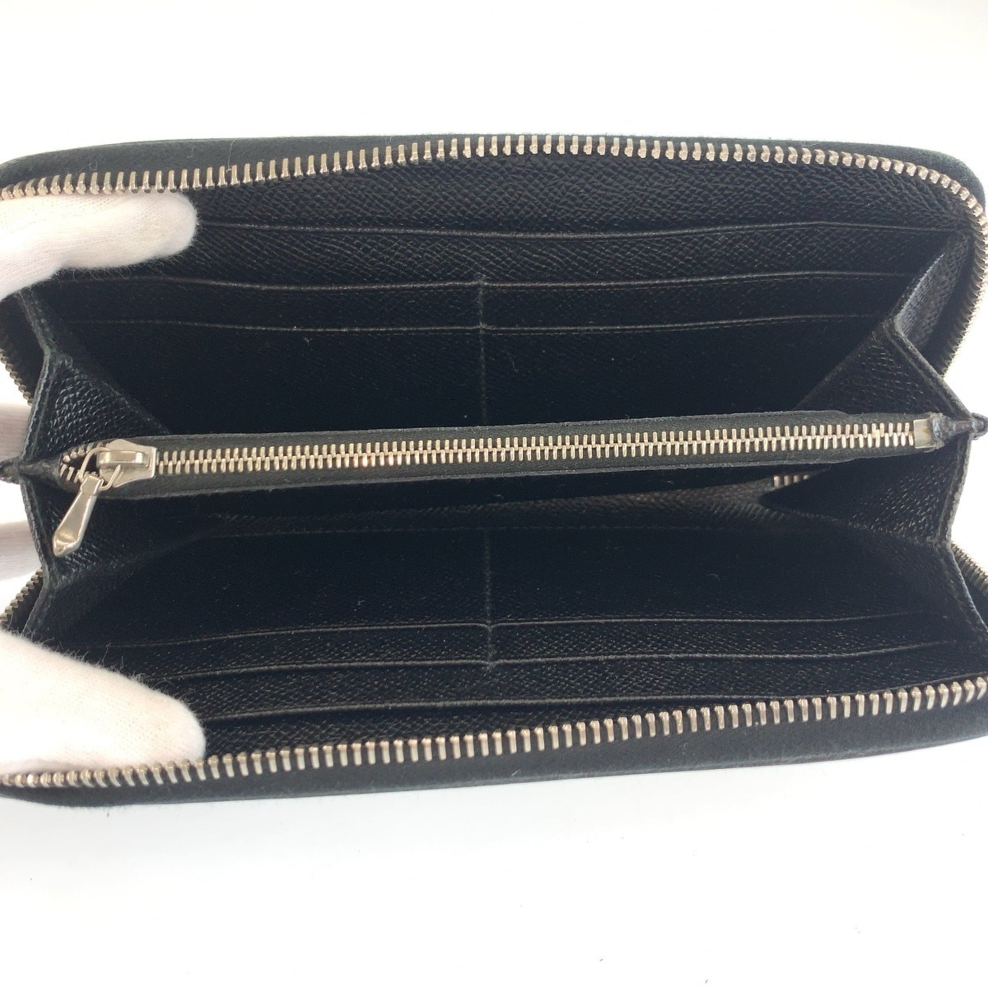 Bvlgari Black Leather Long Wallet (Bi-Fold) (Pre-Owned)