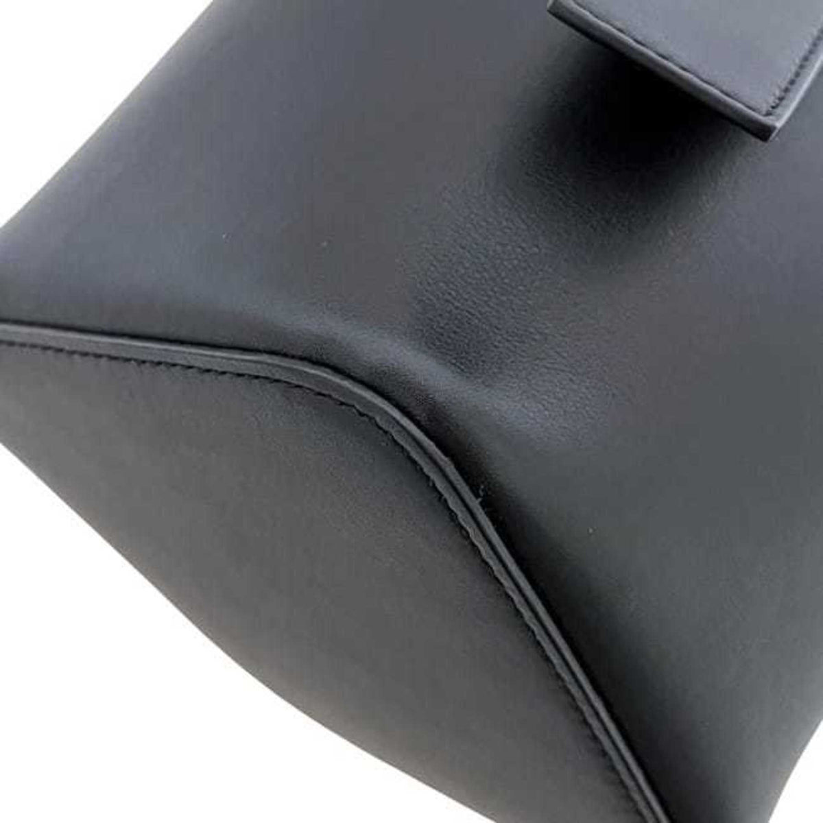 Loewe Black Leather Handbag Shoulder Bag (Pre-Owned)