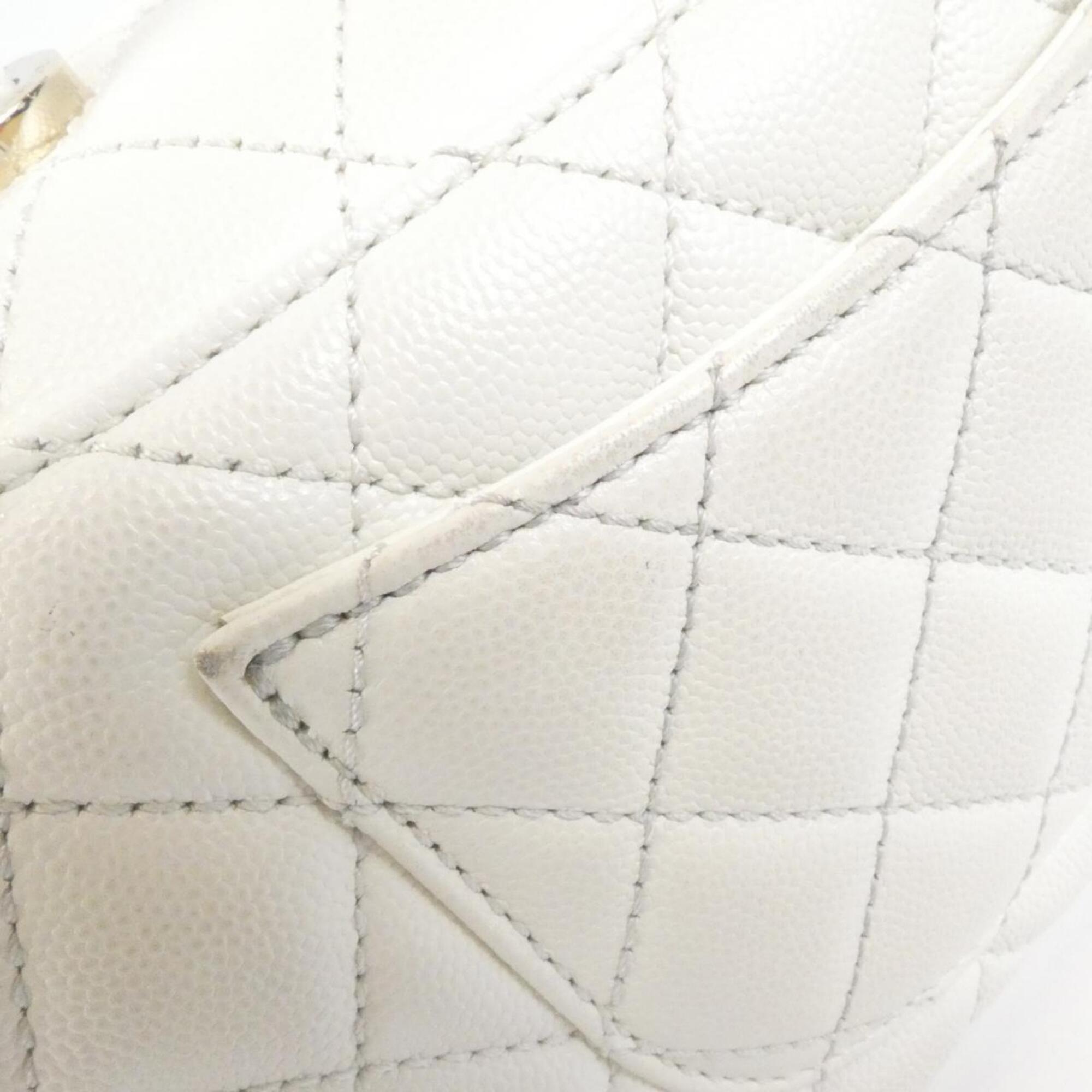 Chanel White Grained Calfskin Handbag (Pre-Owned)