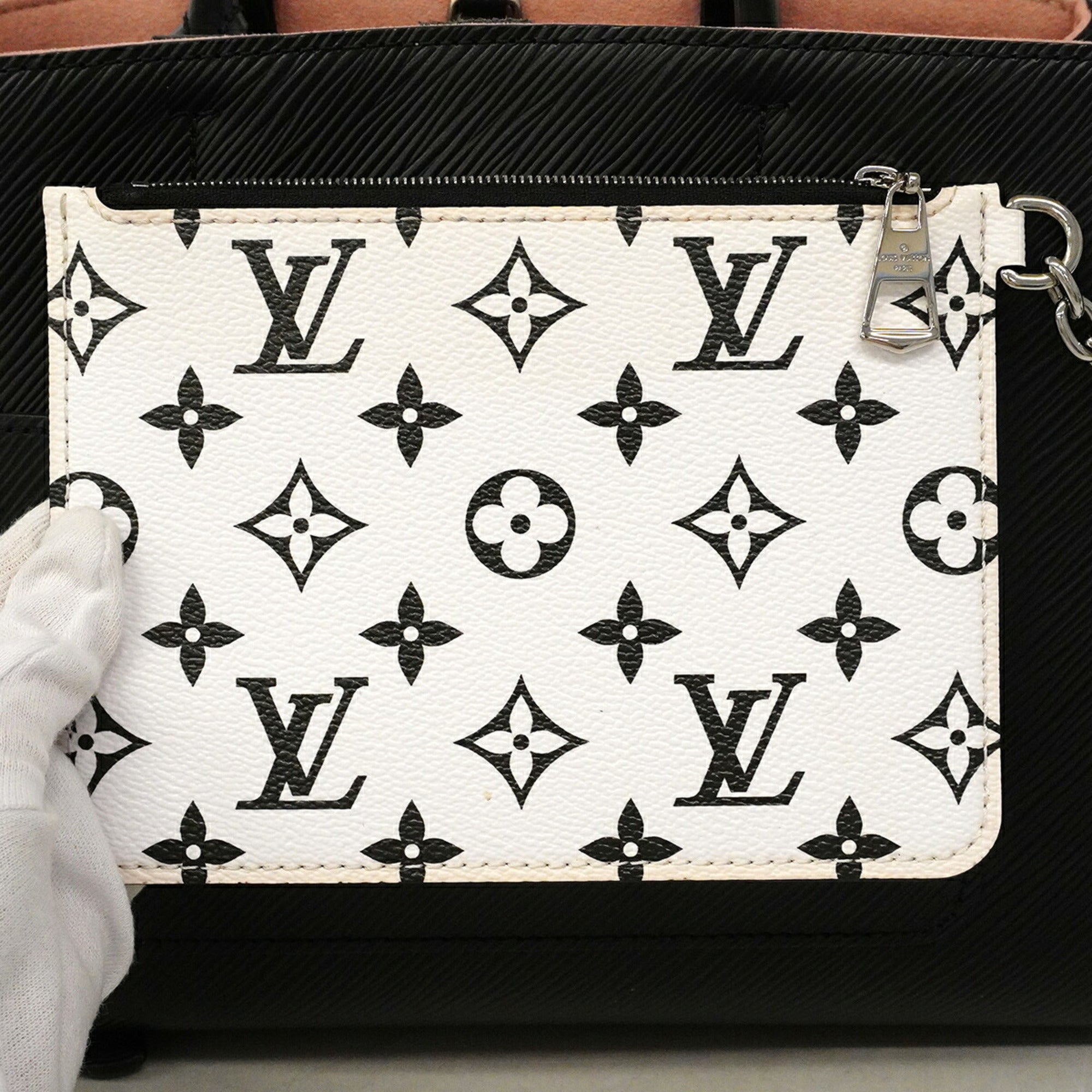 Louis Vuitton Noir Rose Ballerine Handbag (Pre-Owned)