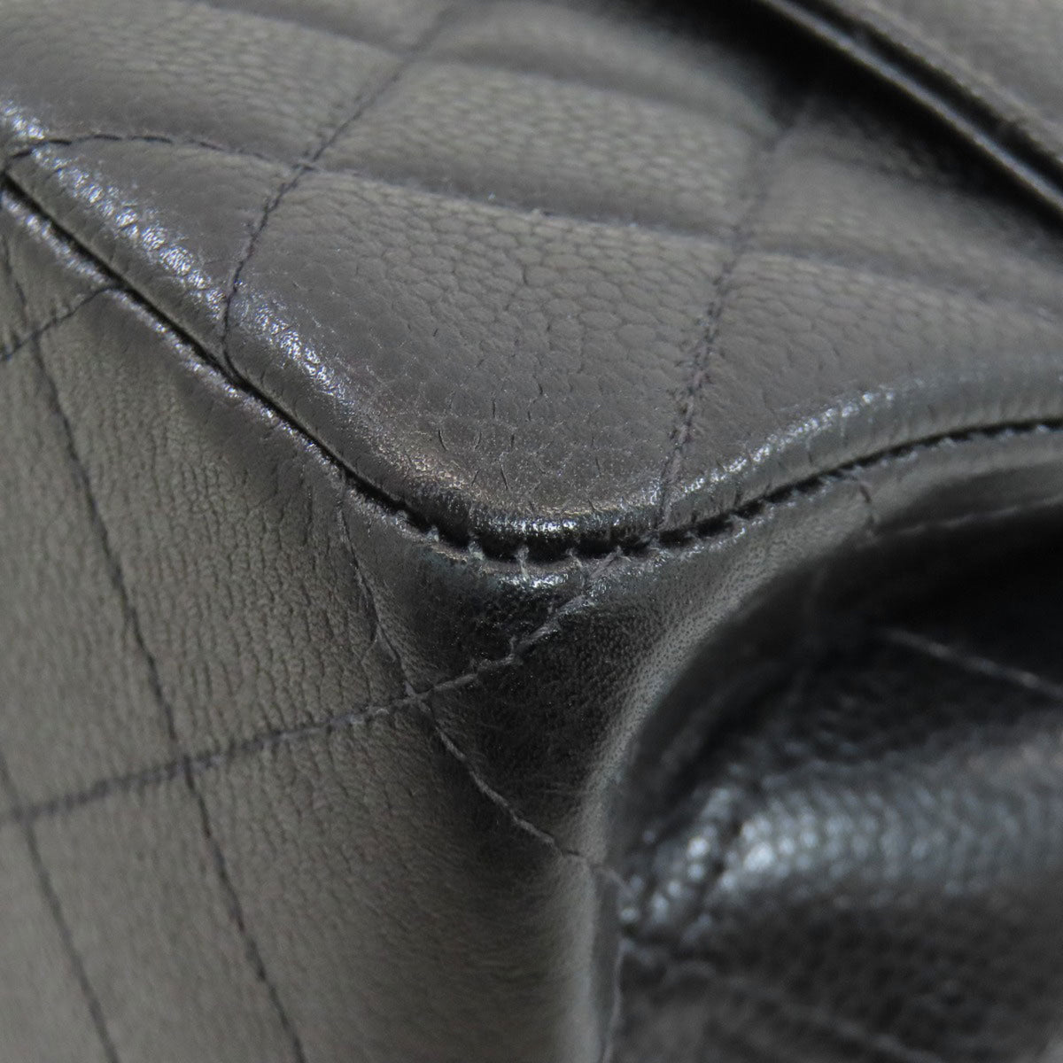 Chanel Black Leather Handbag (Pre-Owned)