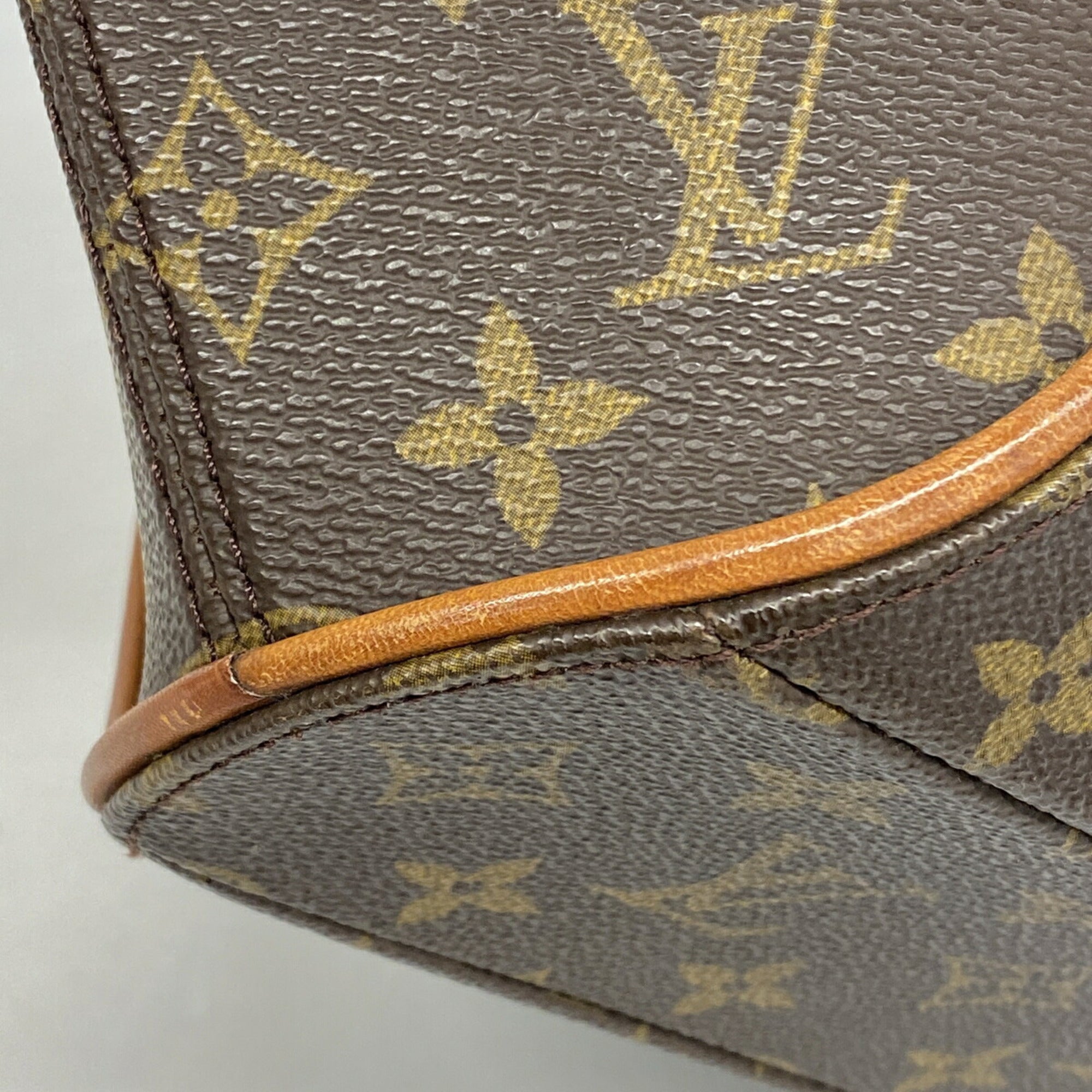 Louis Vuitton Brown Handbag (Pre-Owned)