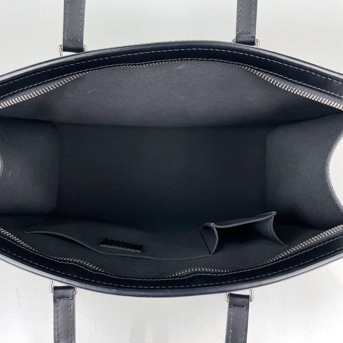 Louis Vuitton Black Noir Epi Leather Handbag Shoulder Bag (Pre-Owned)