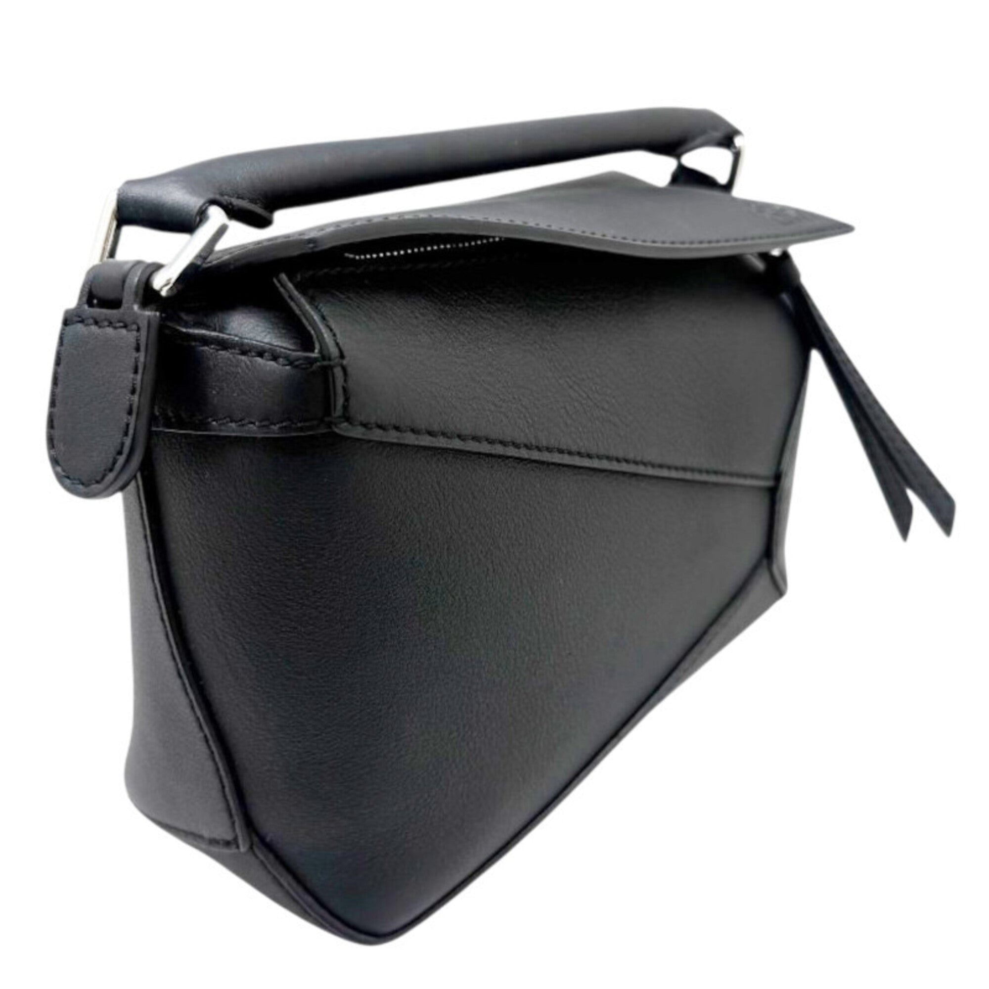 Loewe Black Leather Handbag Shoulder Bag (Pre-Owned)