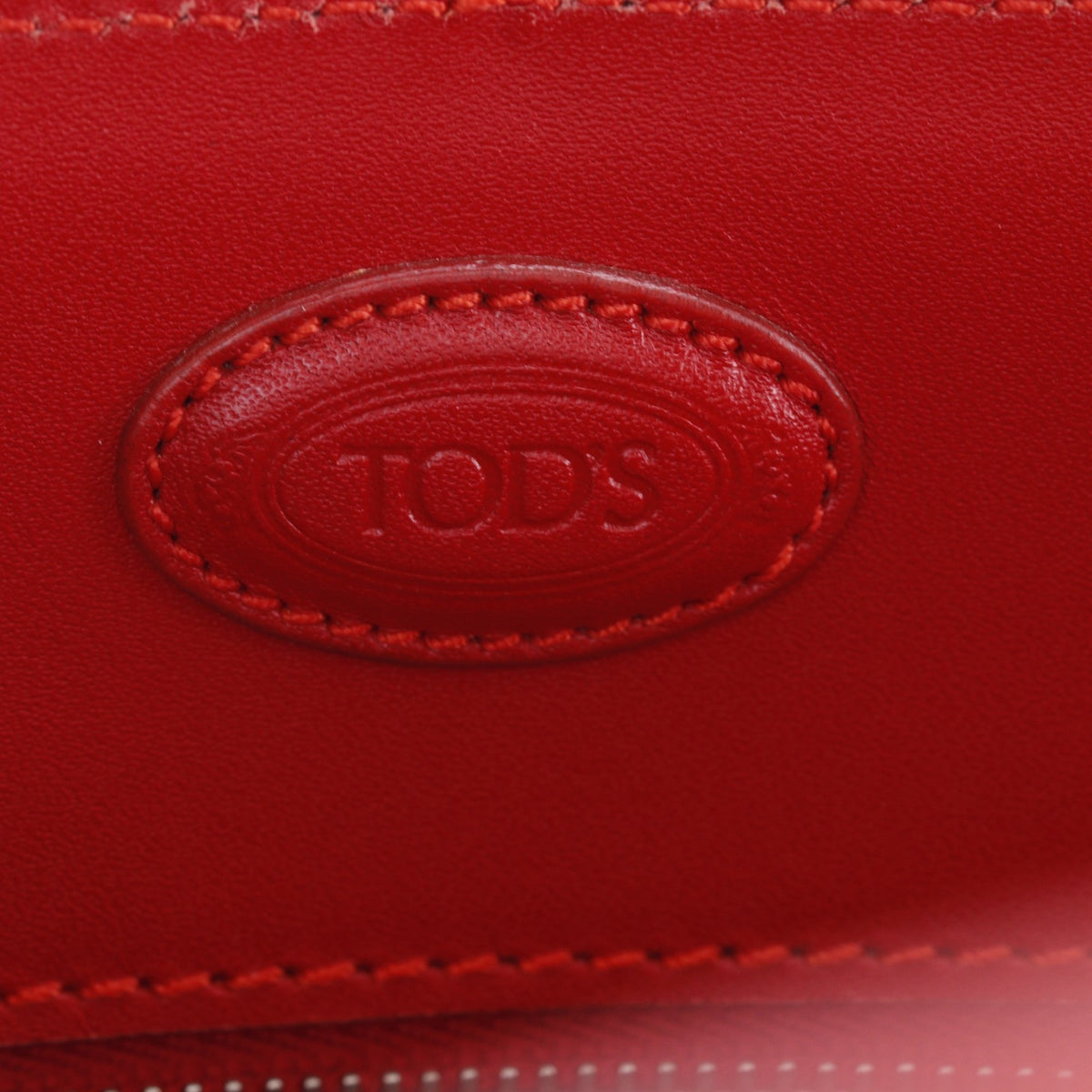 Tod's Red Color Leather Handbag (Pre-Owned)