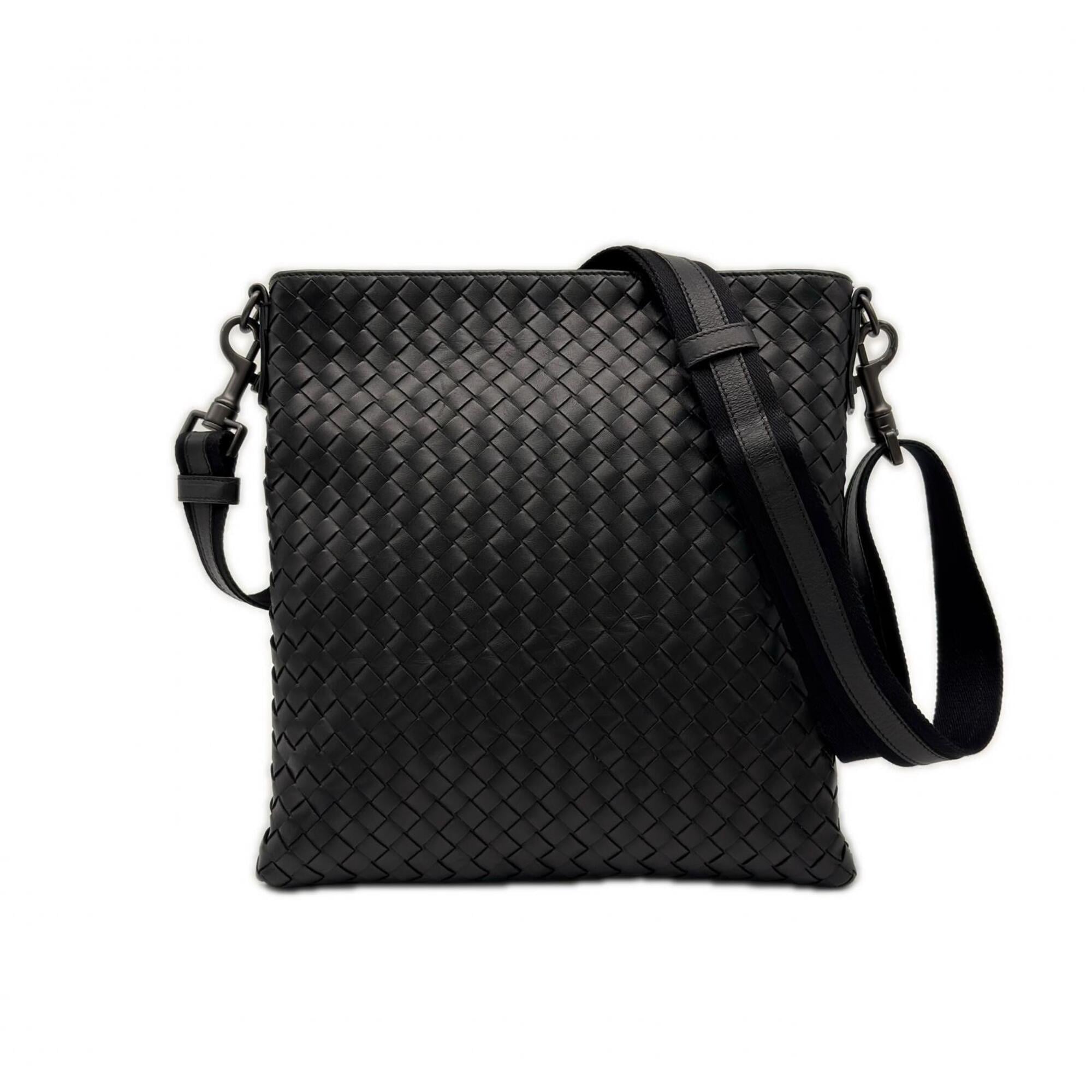 Bottega Veneta Intrecciato Black Leather Shoulder Bag (Pre-Owned)