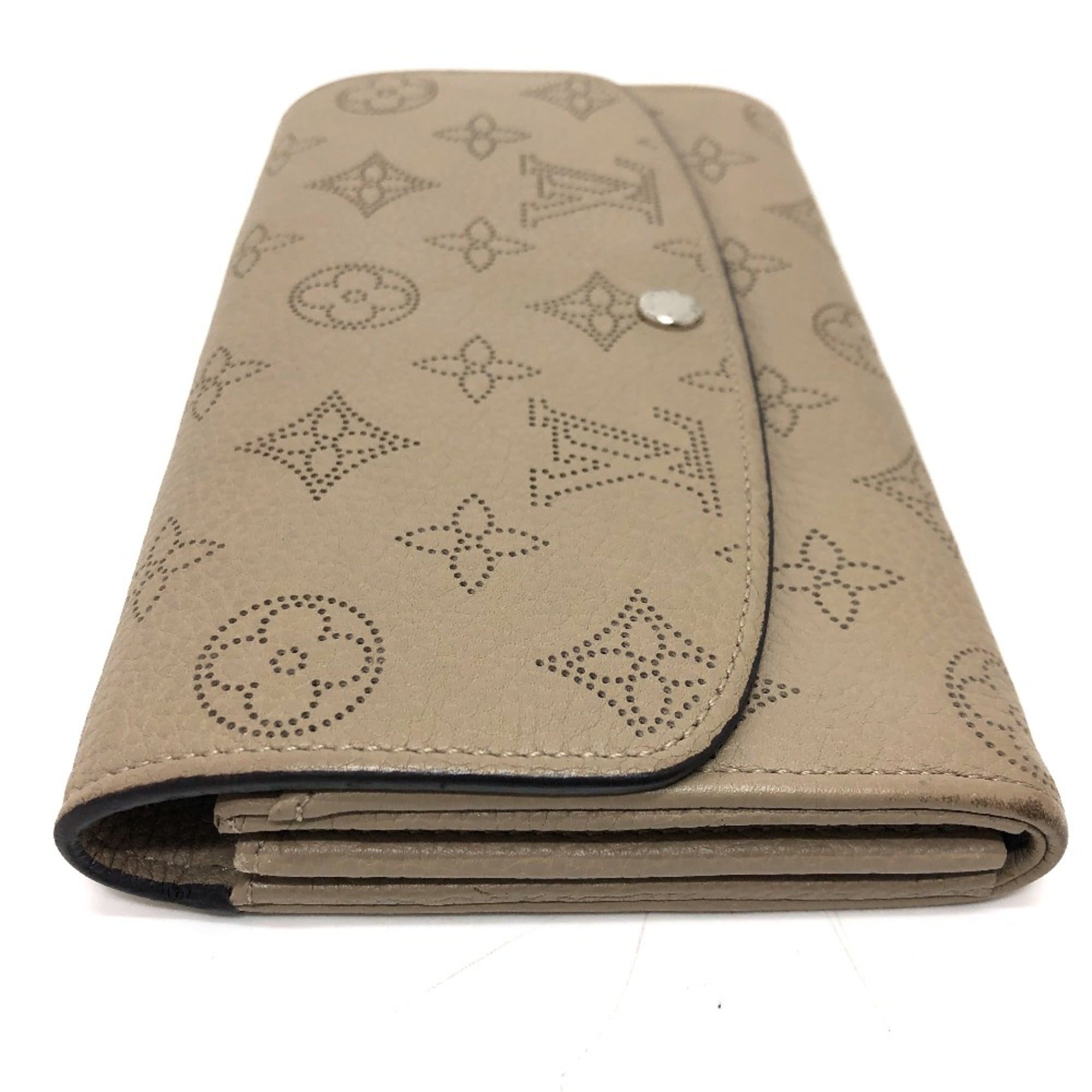 Louis Vuitton Beige Other Wallet (Bi-Fold) (Pre-Owned)