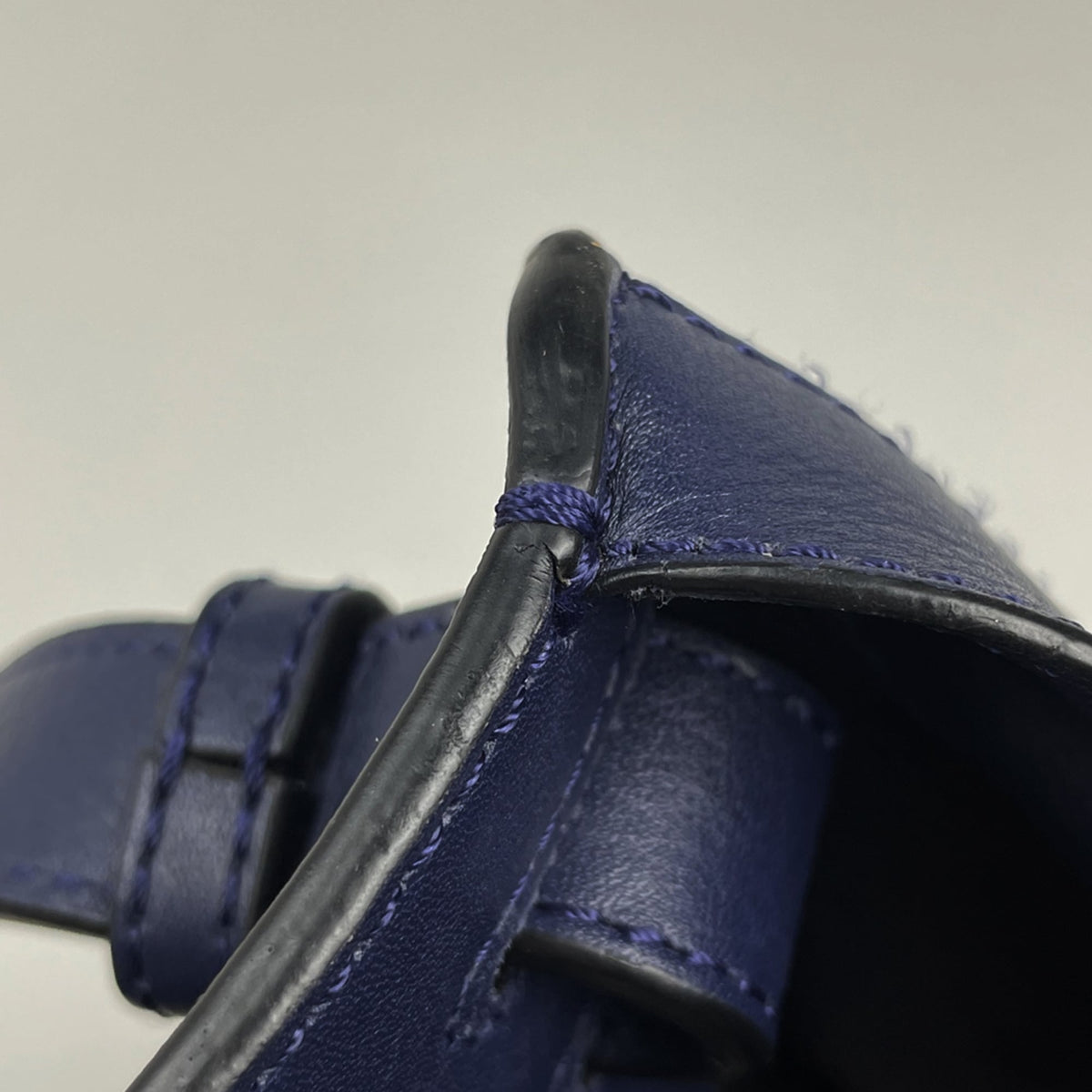 Loewe Navy Leather Shoulder Bag (Pre-Owned)
