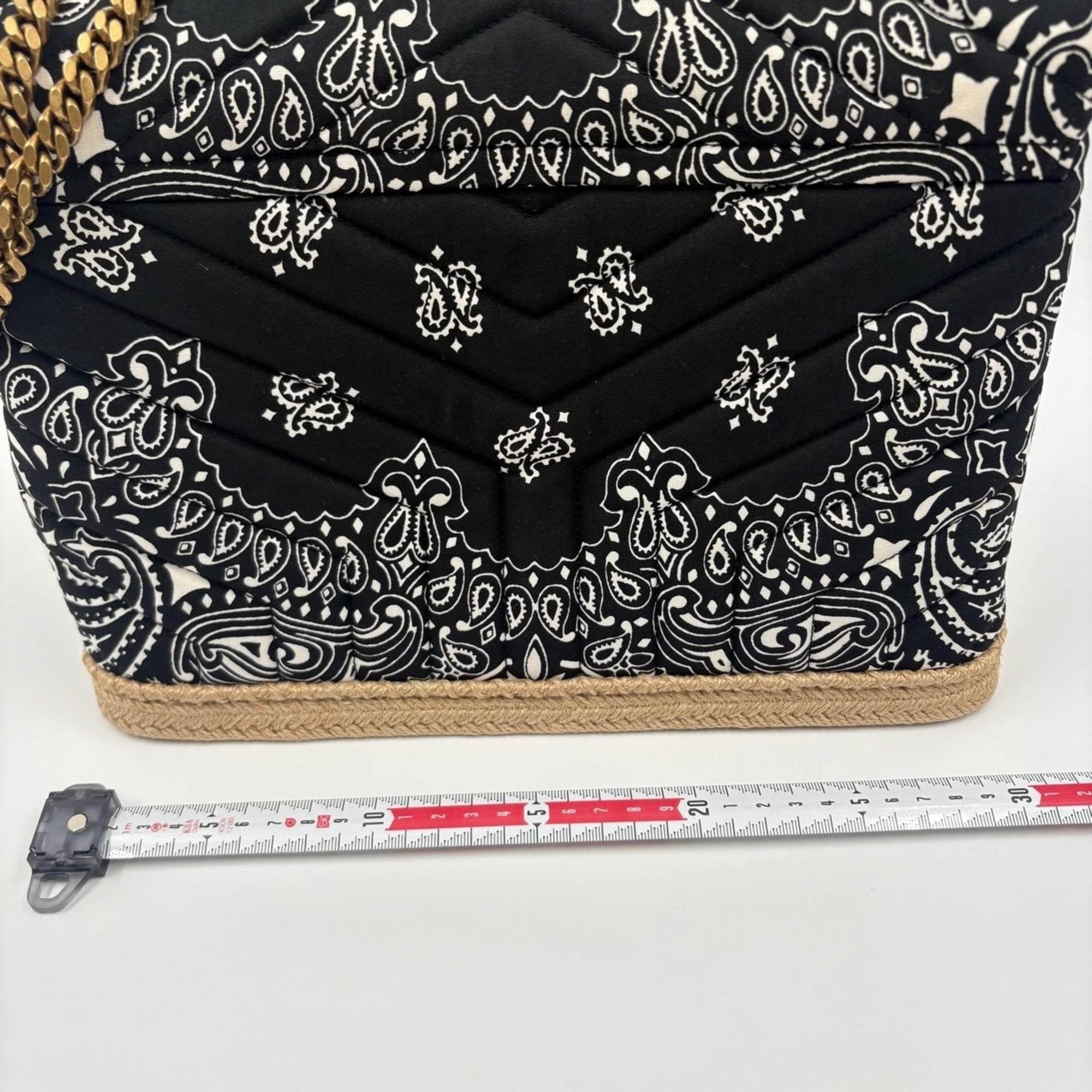 Yves Saint Laurent Black Handbag (Pre-Owned)