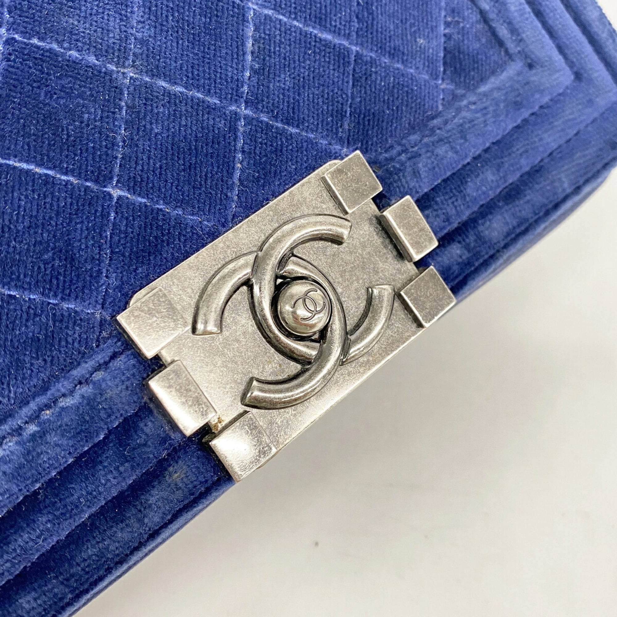 Chanel Navy Suede Shoulder Bag (Pre-Owned)