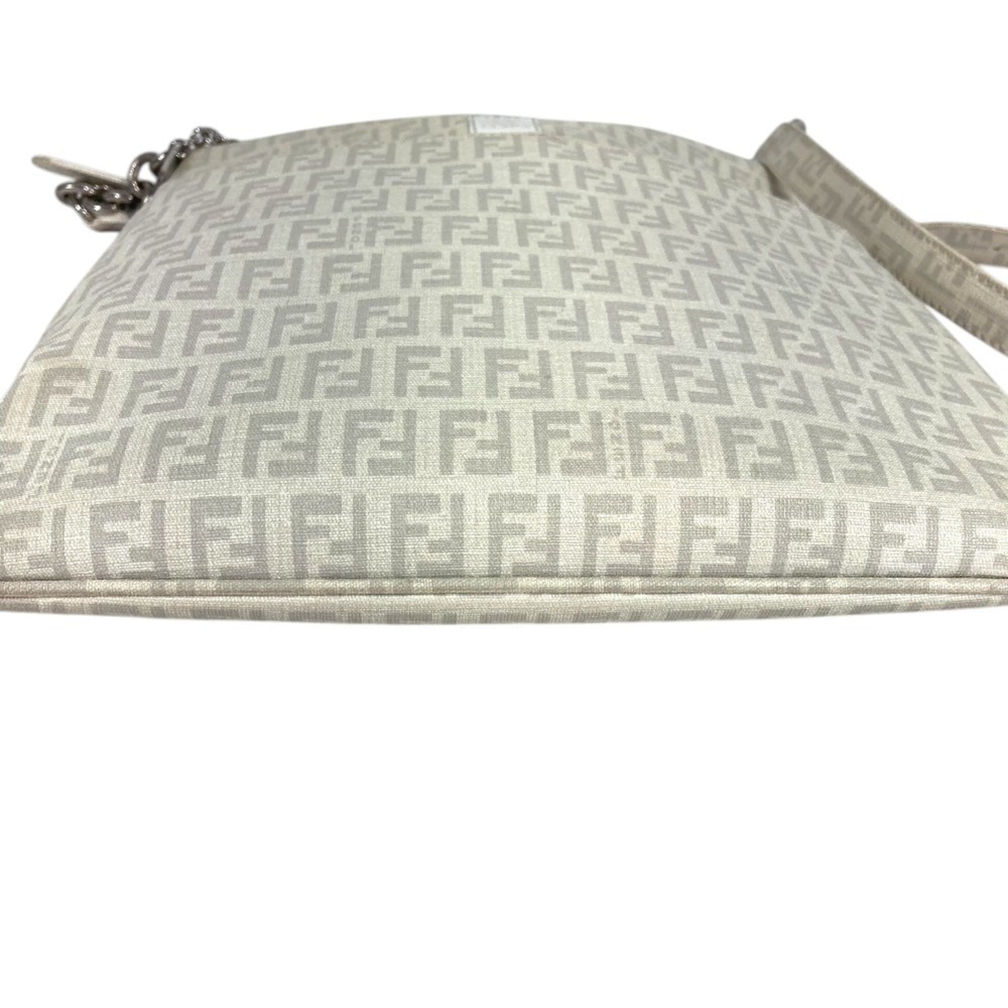 Fendi White Pvc Leather Pochette Shoulder Bag (Pre-Owned)