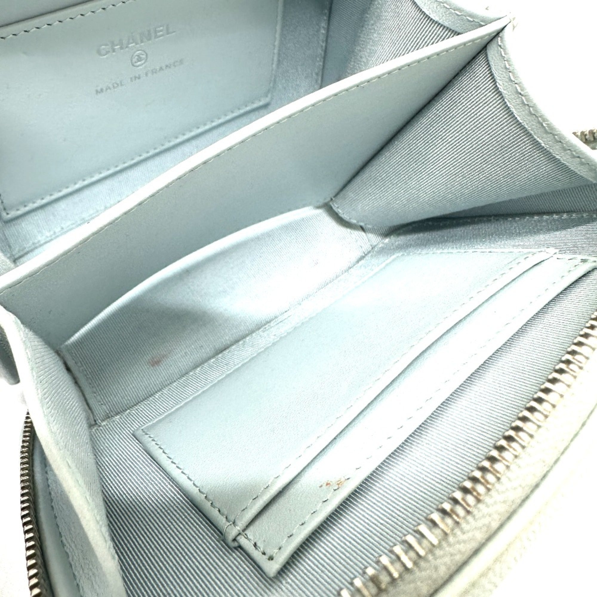 Chanel Blue Leather Shoulder Bag (Pre-Owned)