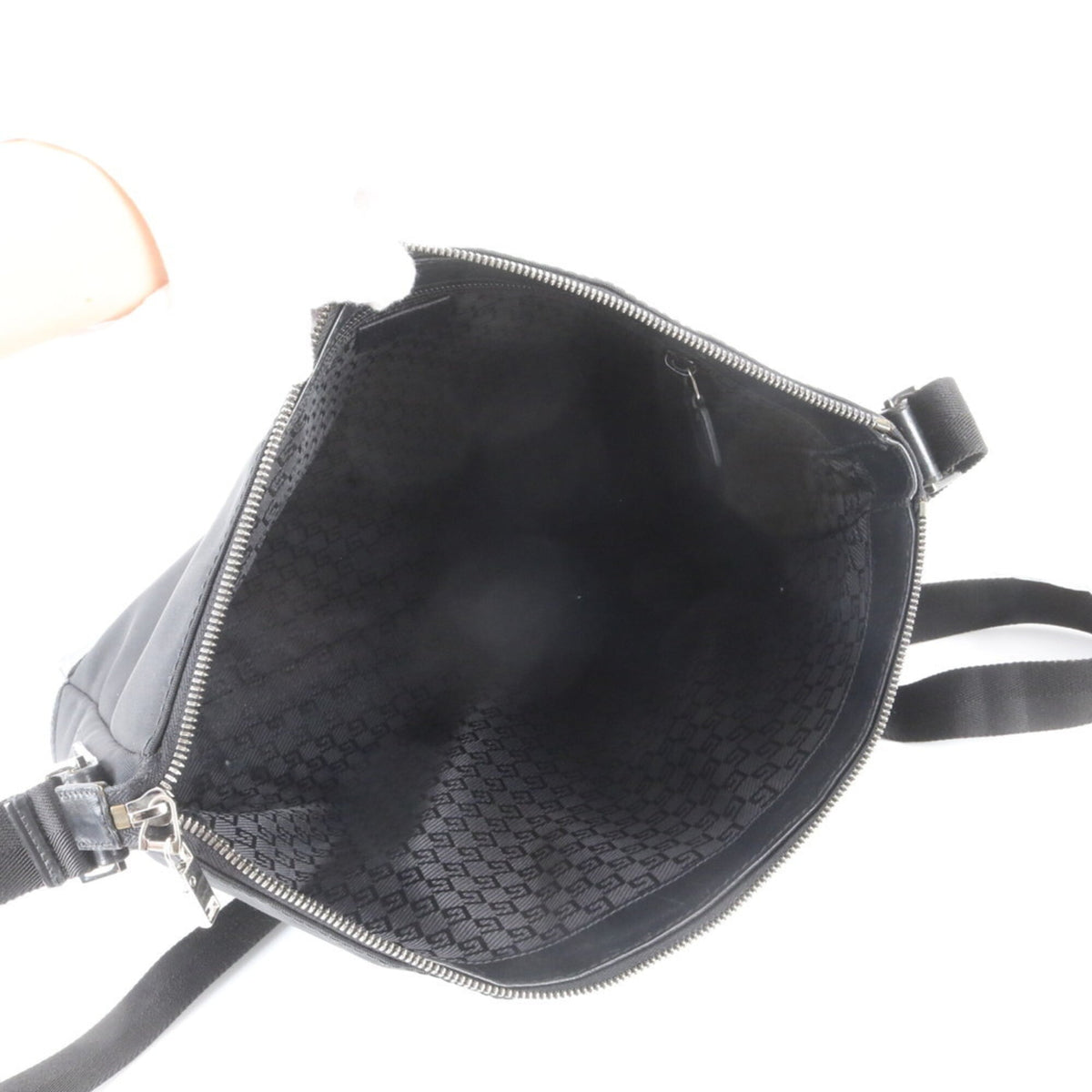 Gucci Black Leather Nylon Messenger Bag Shoulder Bag (Pre-Owned)