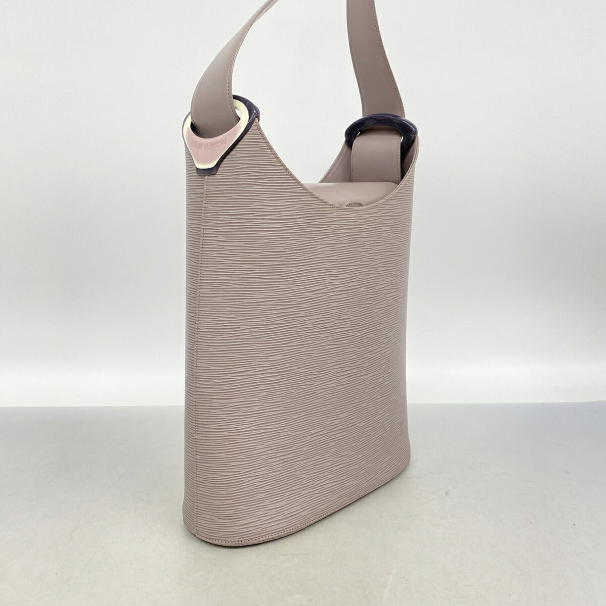 Louis Vuitton Lilac Shoulder Bag (Pre-Owned)