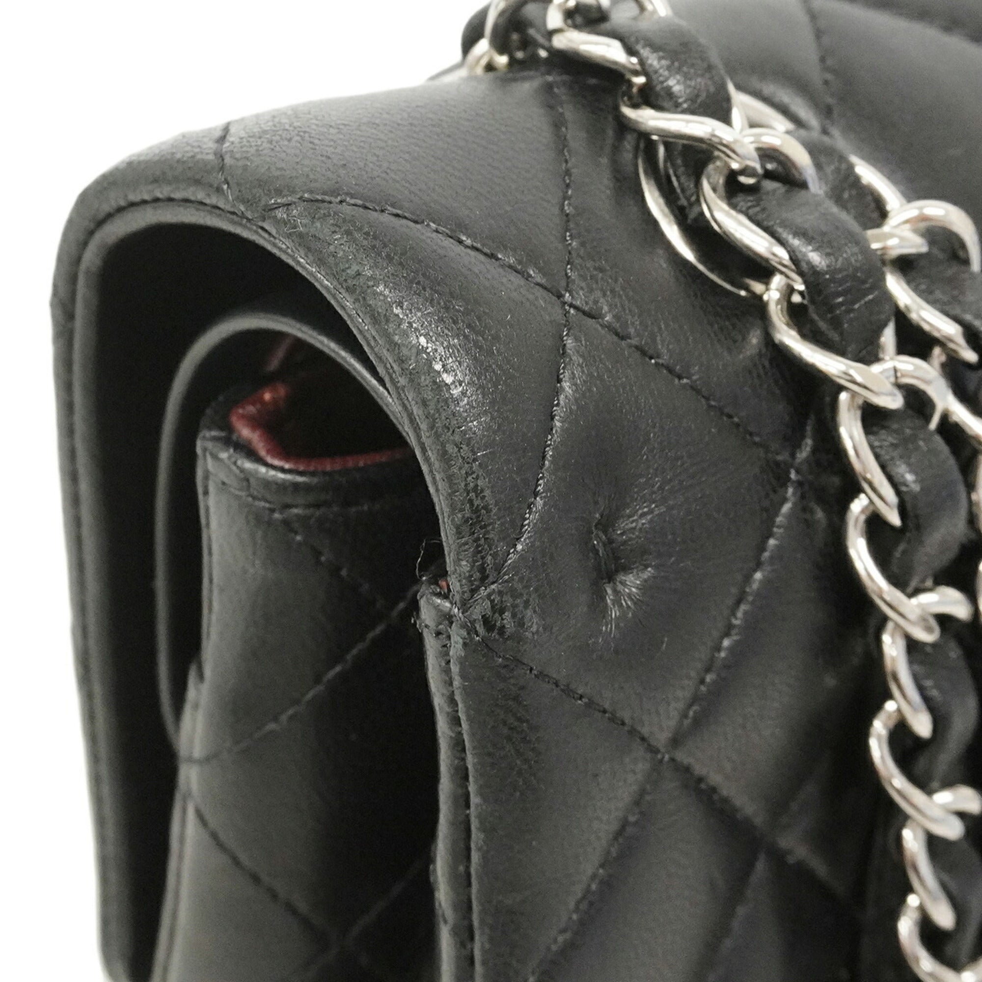 Chanel Black Leather Shoulder Bag (Pre-Owned)