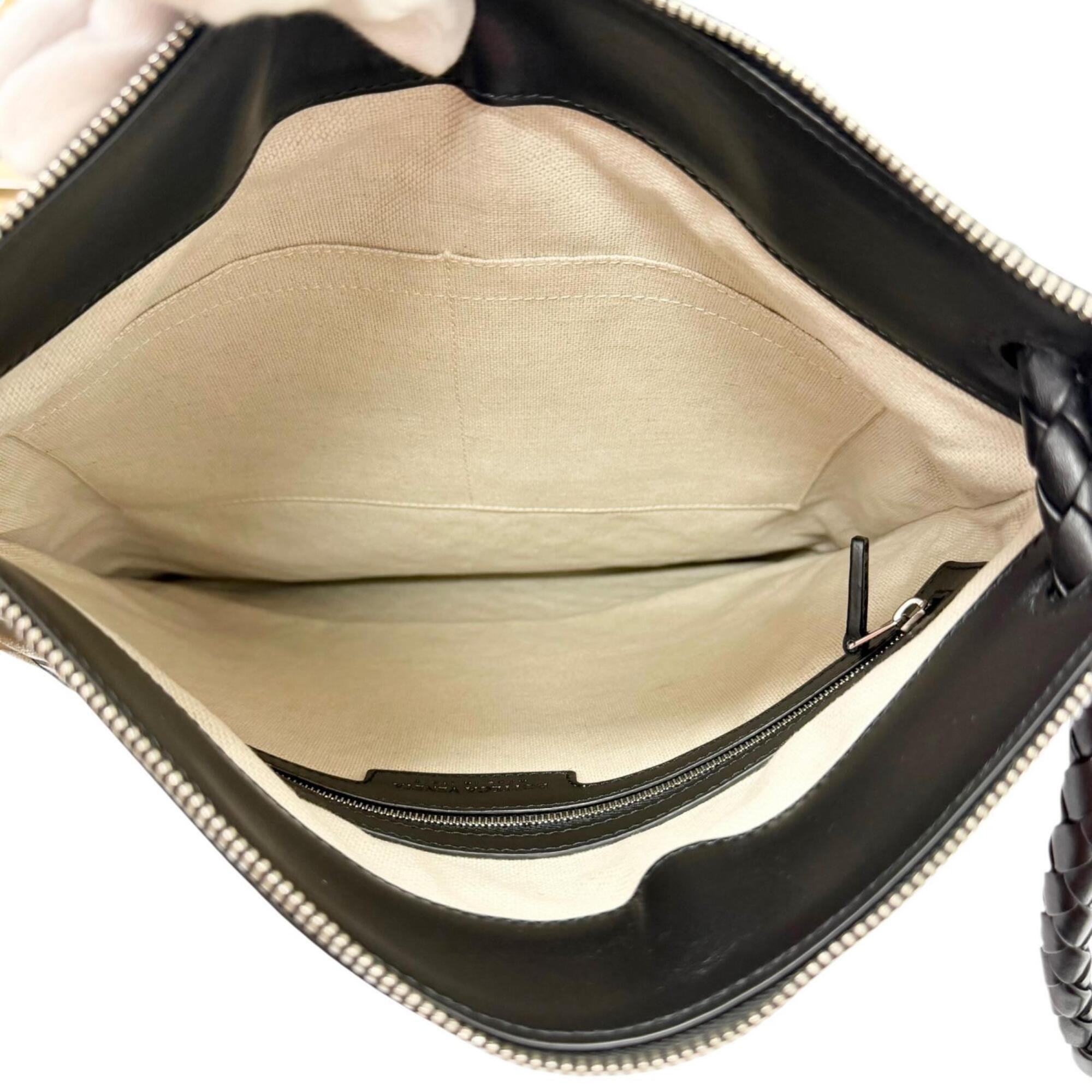 Bottega Veneta Black Leather Shoulder Bag (Pre-Owned)