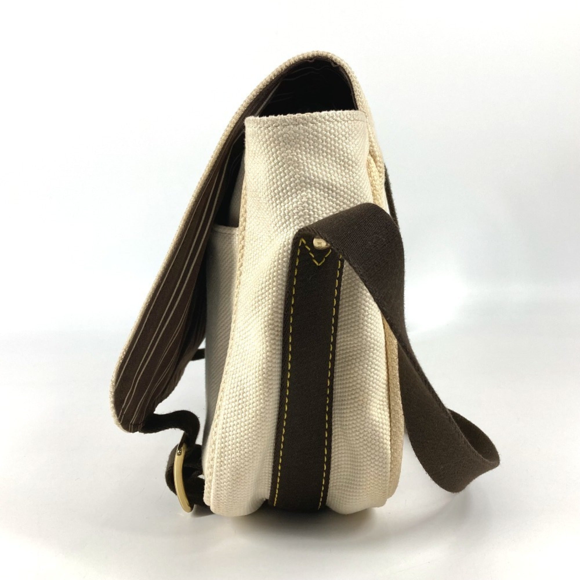 Louis Vuitton Ecru White Canvas Shoulder Bag (Pre-Owned)