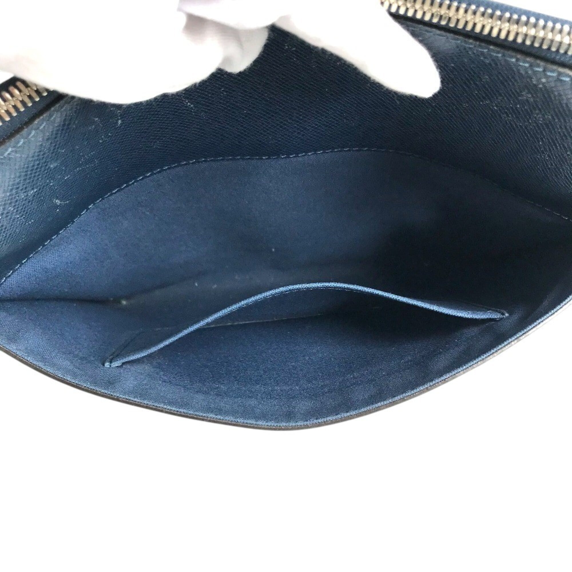 Louis Vuitton Navy Taiga Leather Handbag Messenger Bag Shoulder Bag (Pre-Owned)