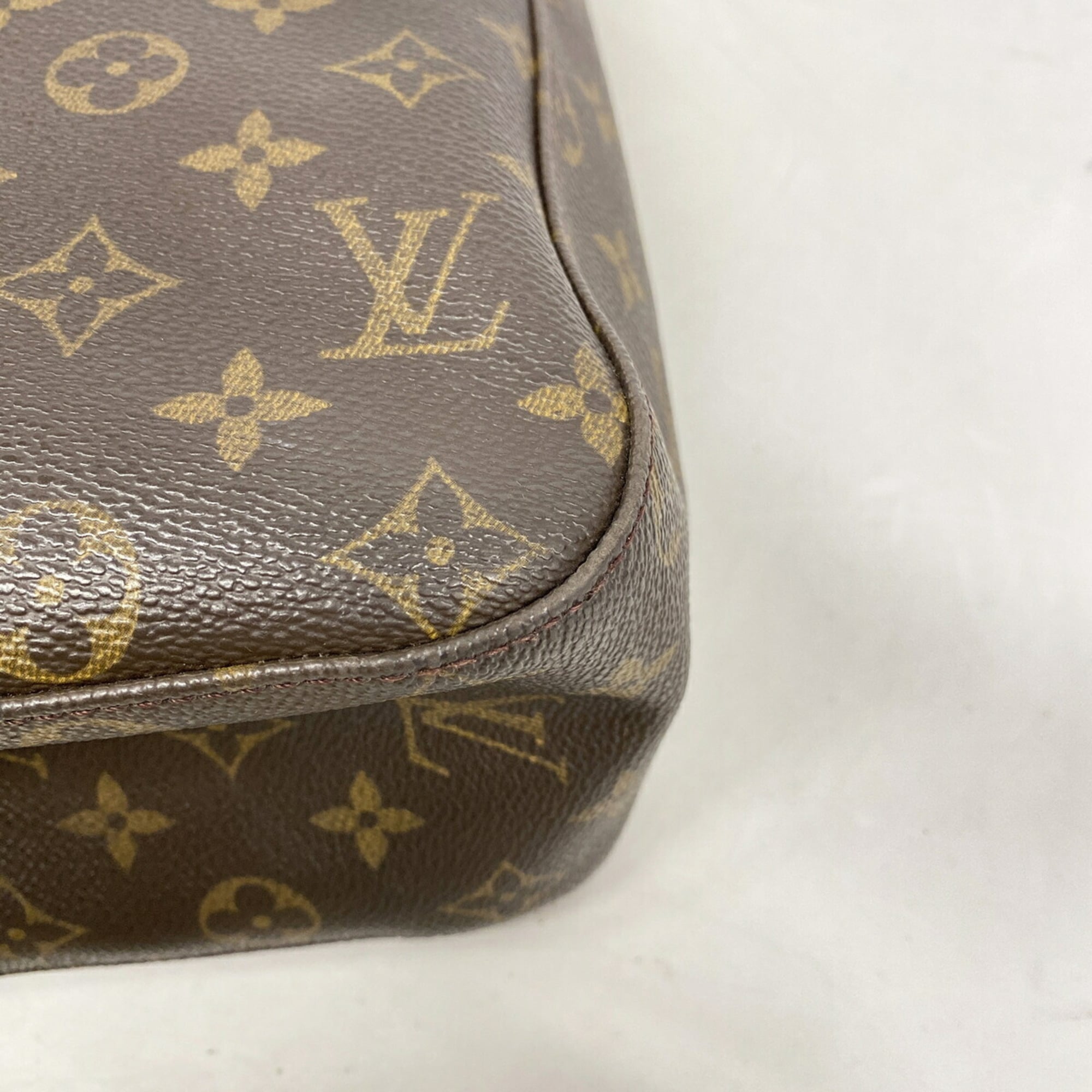 Louis Vuitton Brown Shoulder Bag (Pre-Owned)