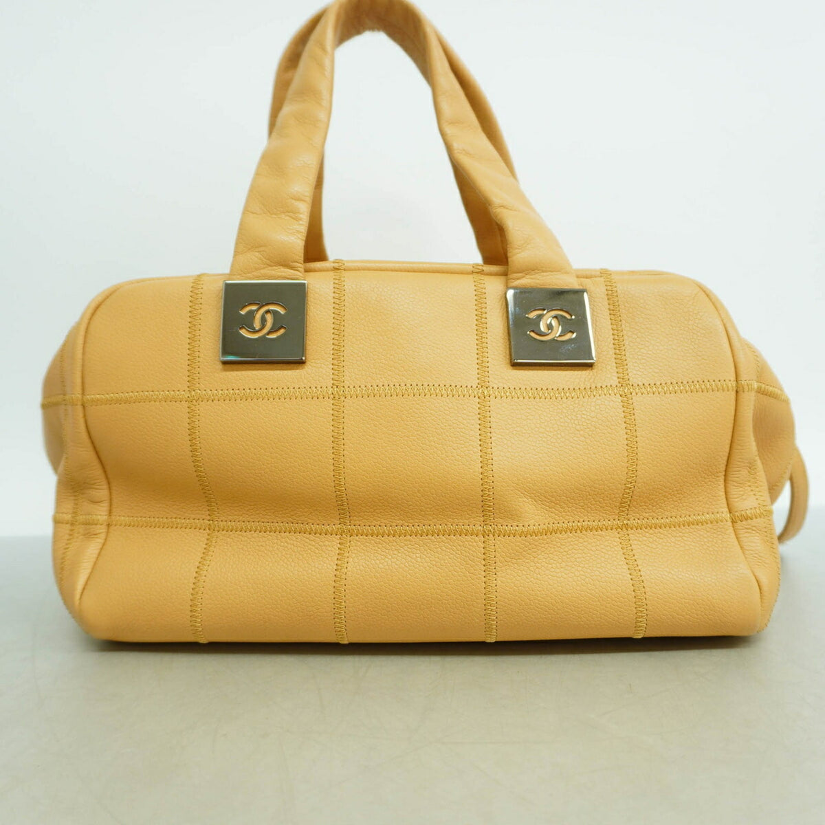 Chanel Beige Grained Calfskin Handbag (Pre-Owned)