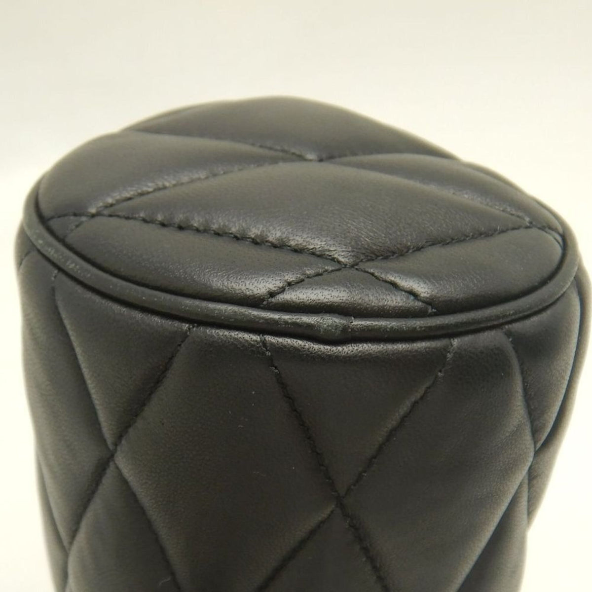 Saint Laurent Leather Shoulder Bag (Pre-Owned)