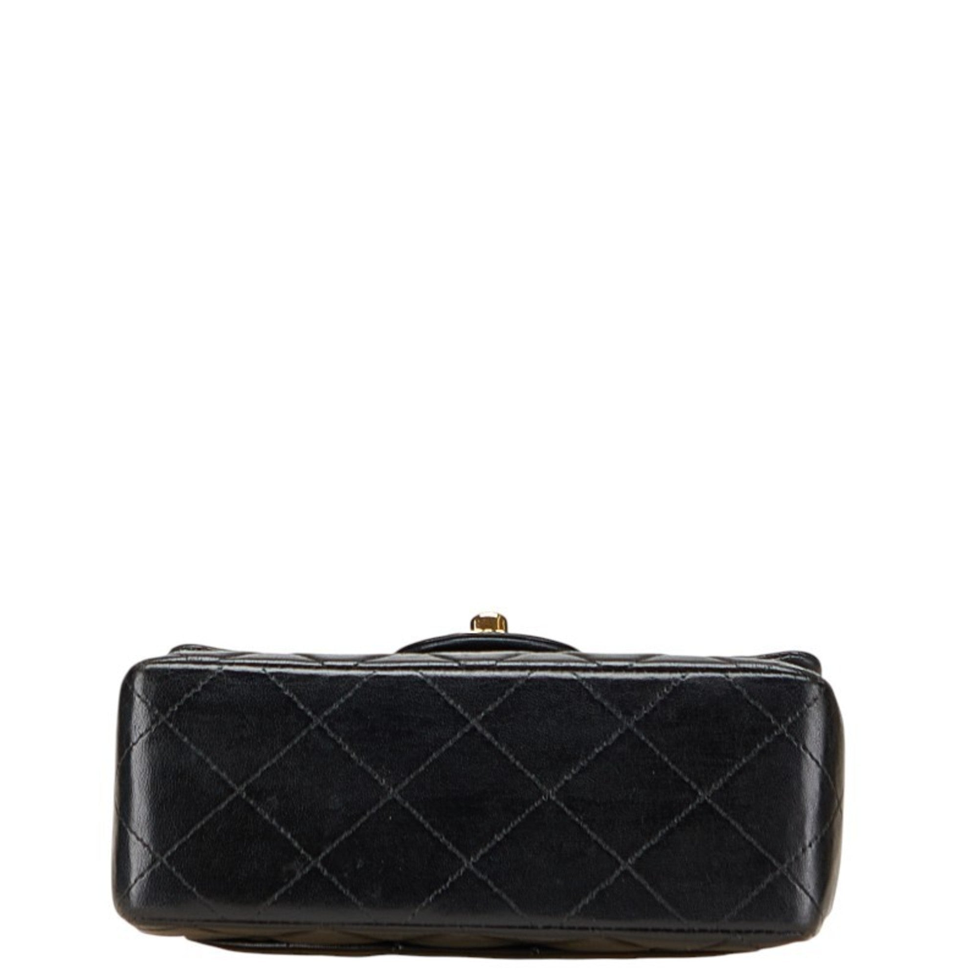 Chanel Matelasse Black Leather Shoulder Bag (Pre-Owned)