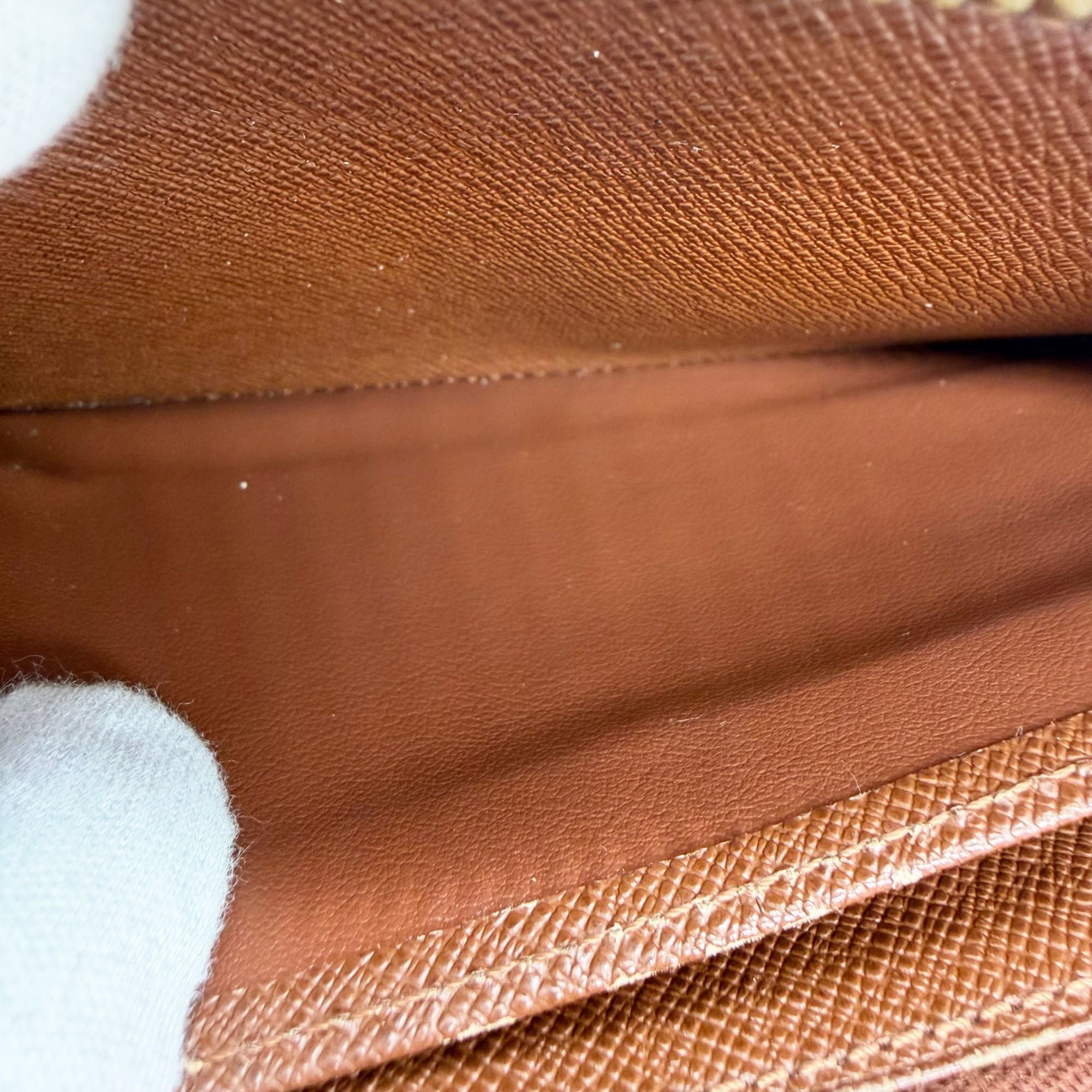 Louis Vuitton Brown Monogram Long Wallet (Bi-Fold) (Pre-Owned)