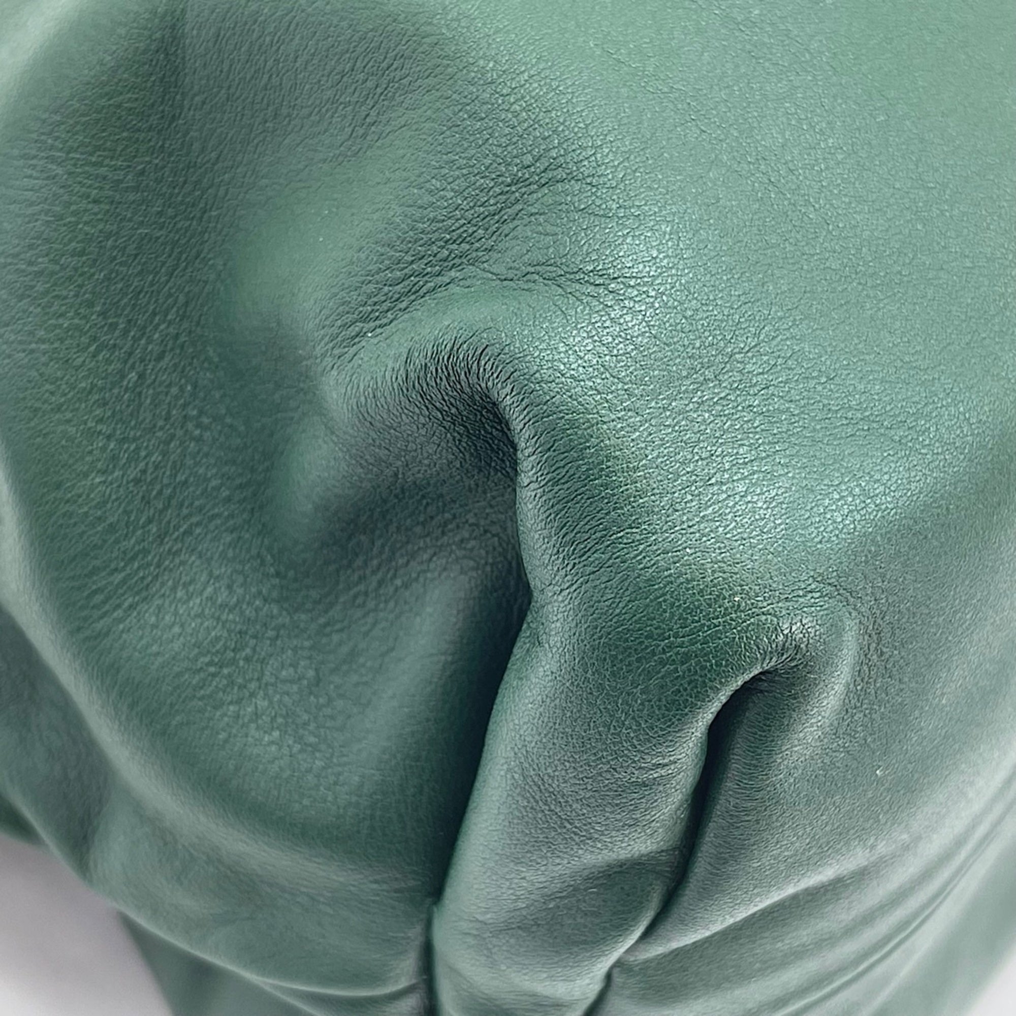 Bottega Veneta Green Pouch Shoulder Bag (Pre-Owned)