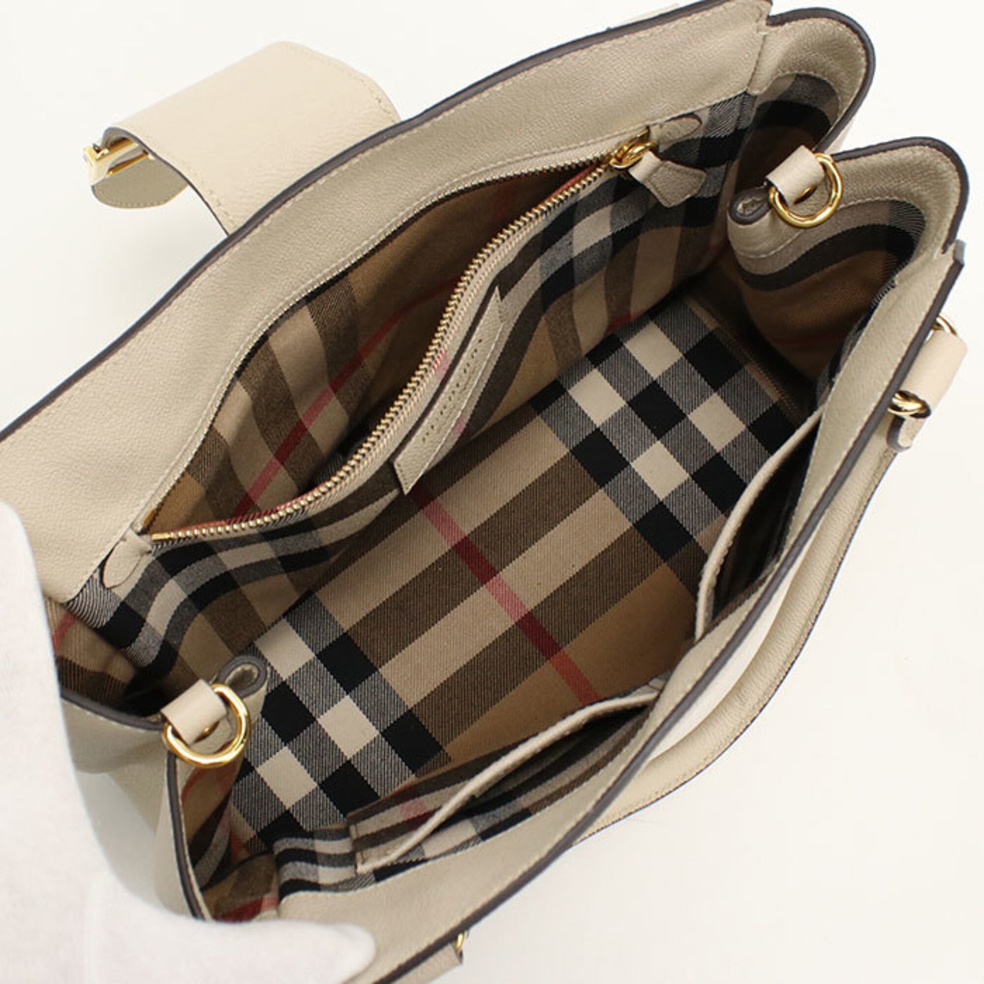 Burberry Ivory Leather Tote Bag (Pre-Owned)