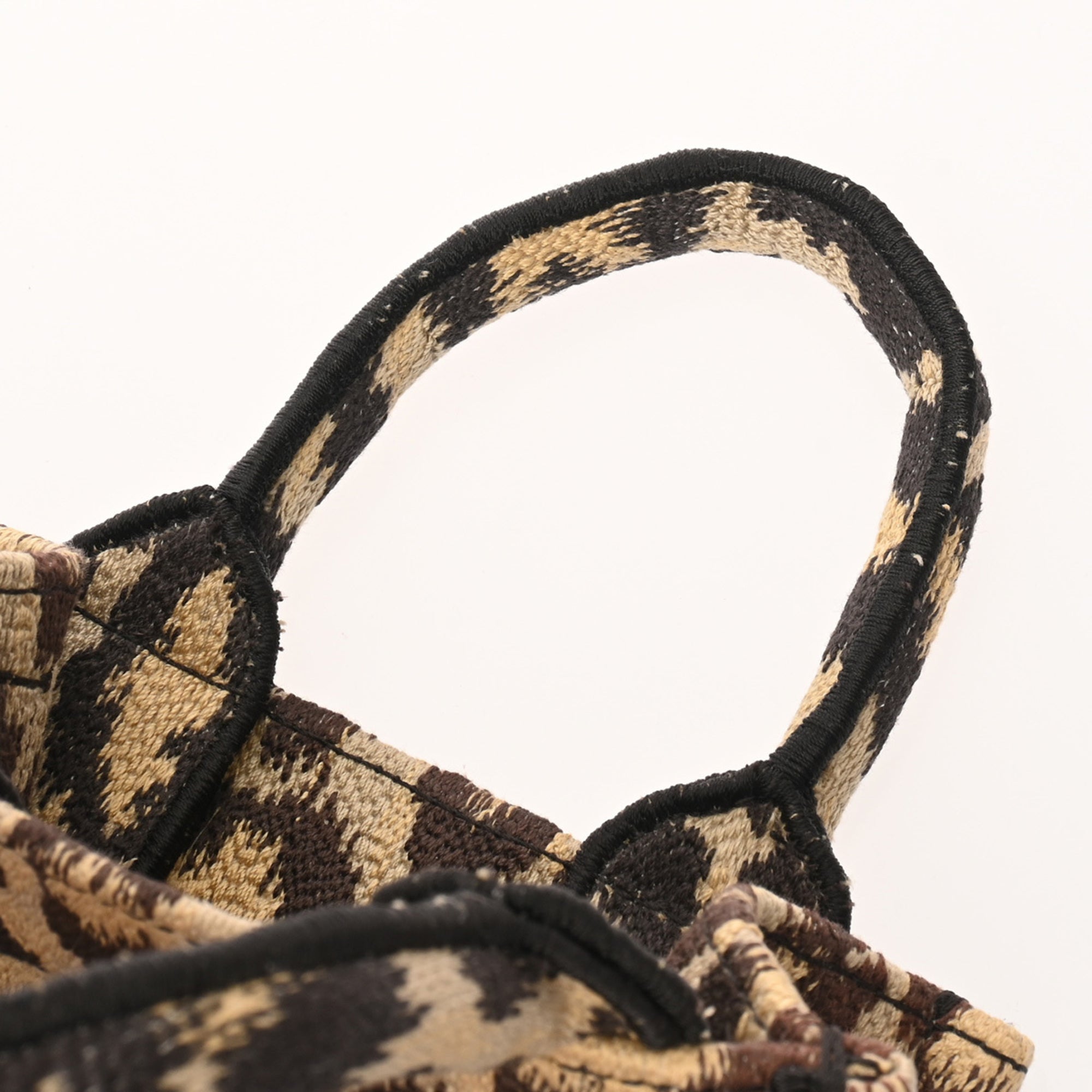 Christian Dior Beige Canvas Shoulder Bag (Pre-Owned)