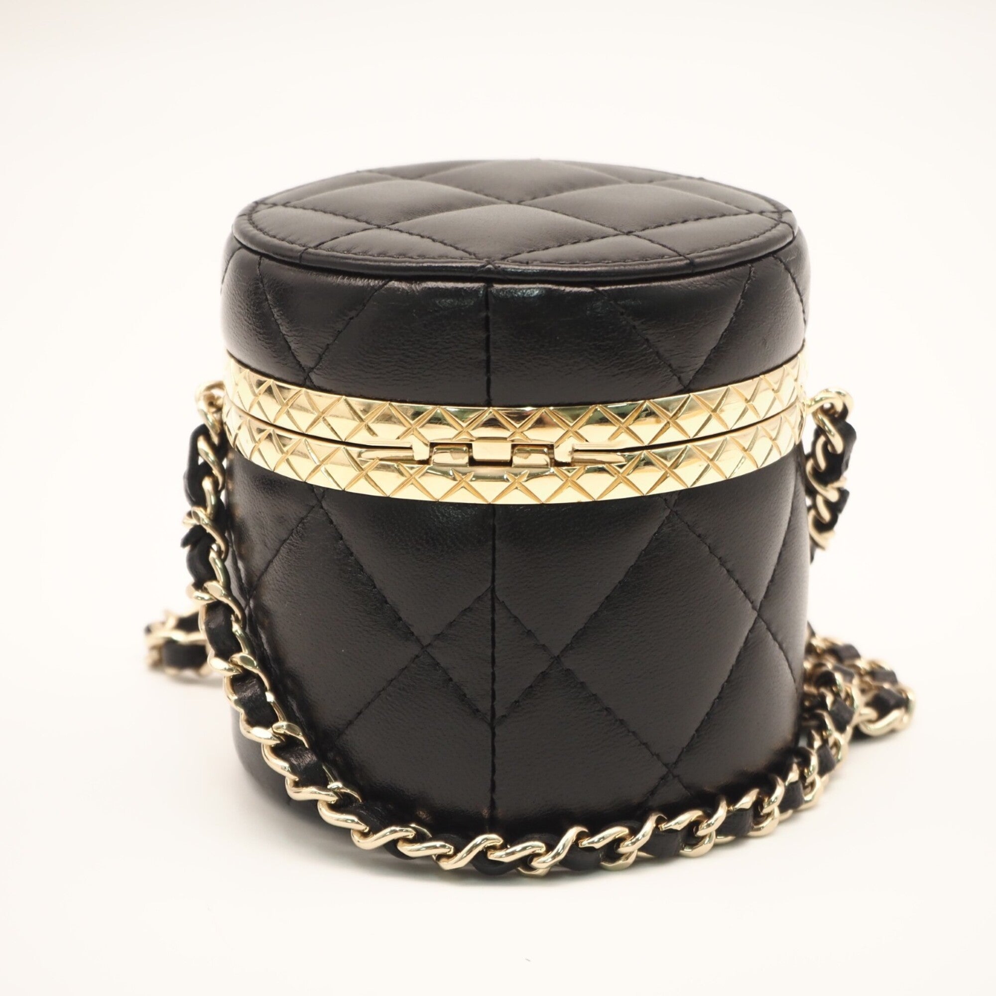 Chanel Black Shoulder Bag (Pre-Owned)