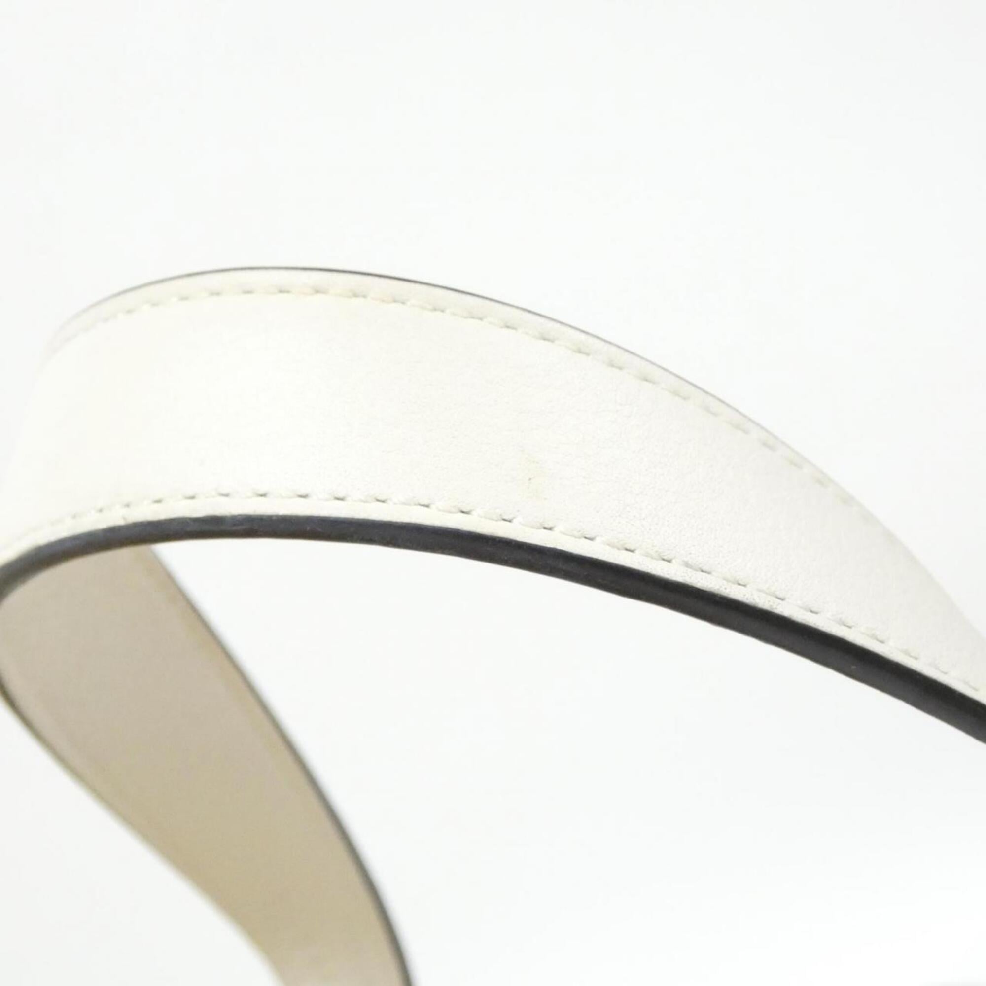 Loewe Ivory White Leather Handbag (Pre-Owned)