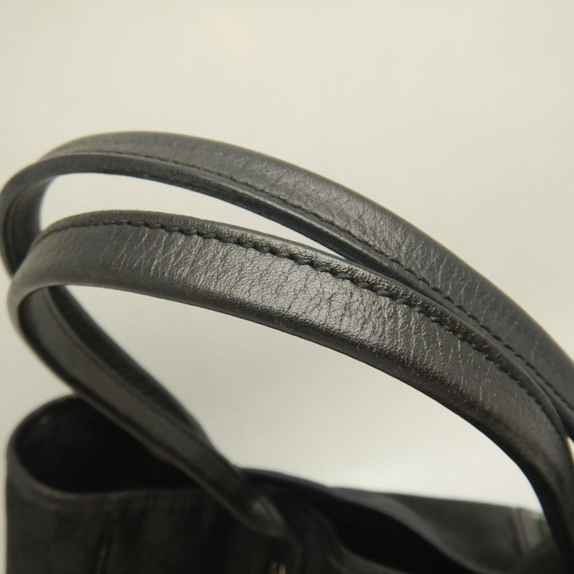 Gucci Black Nylon Canvas Leather Tote Bag (Pre-Owned)