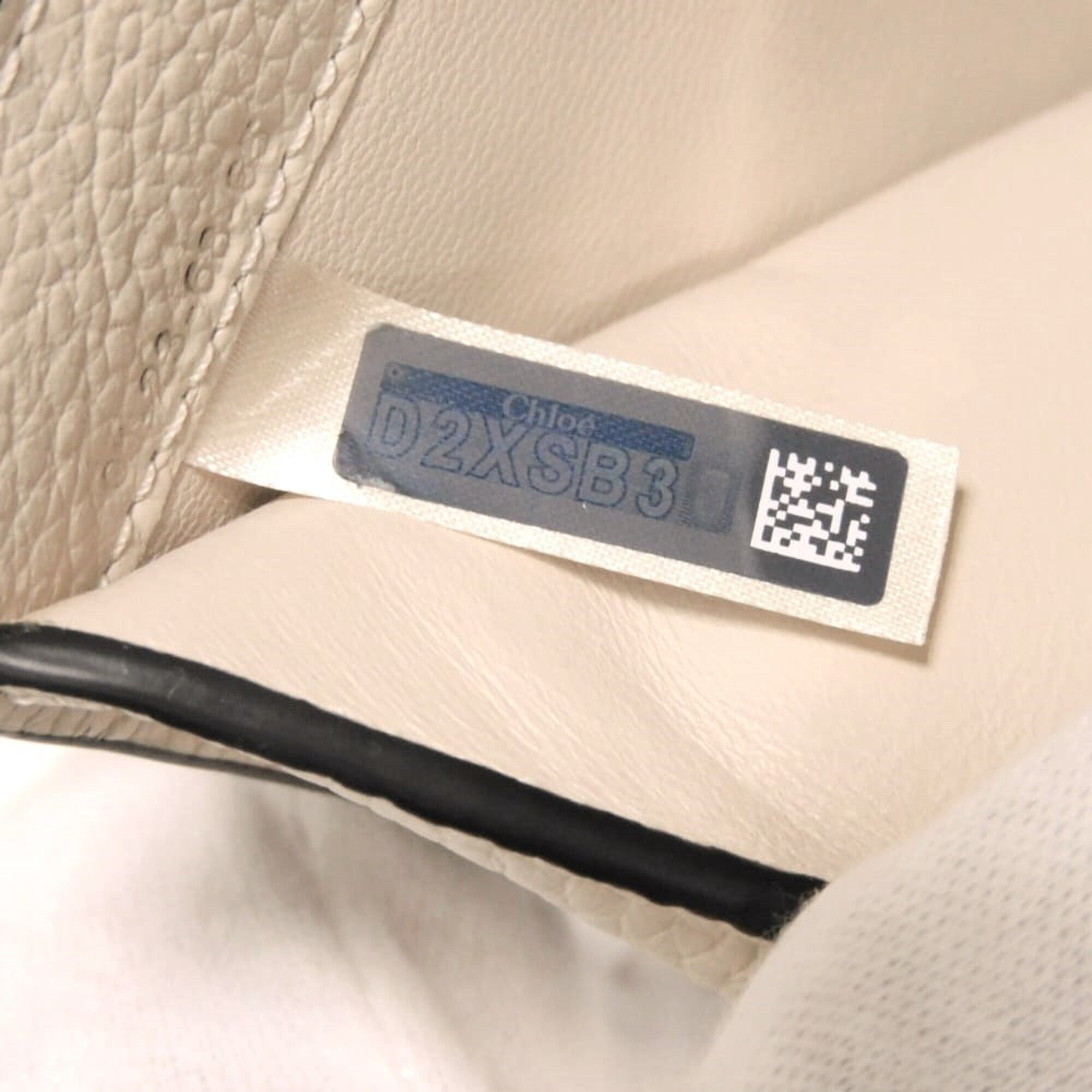Chloé White Leather Wallet (Bi-Fold) (Pre-Owned)