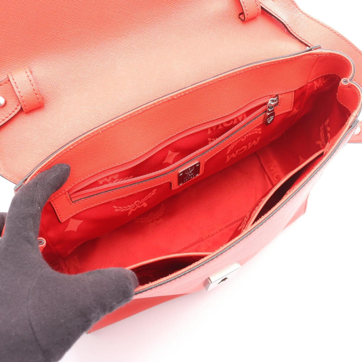 Mcm Red Color Leather Handbag (Pre-Owned)