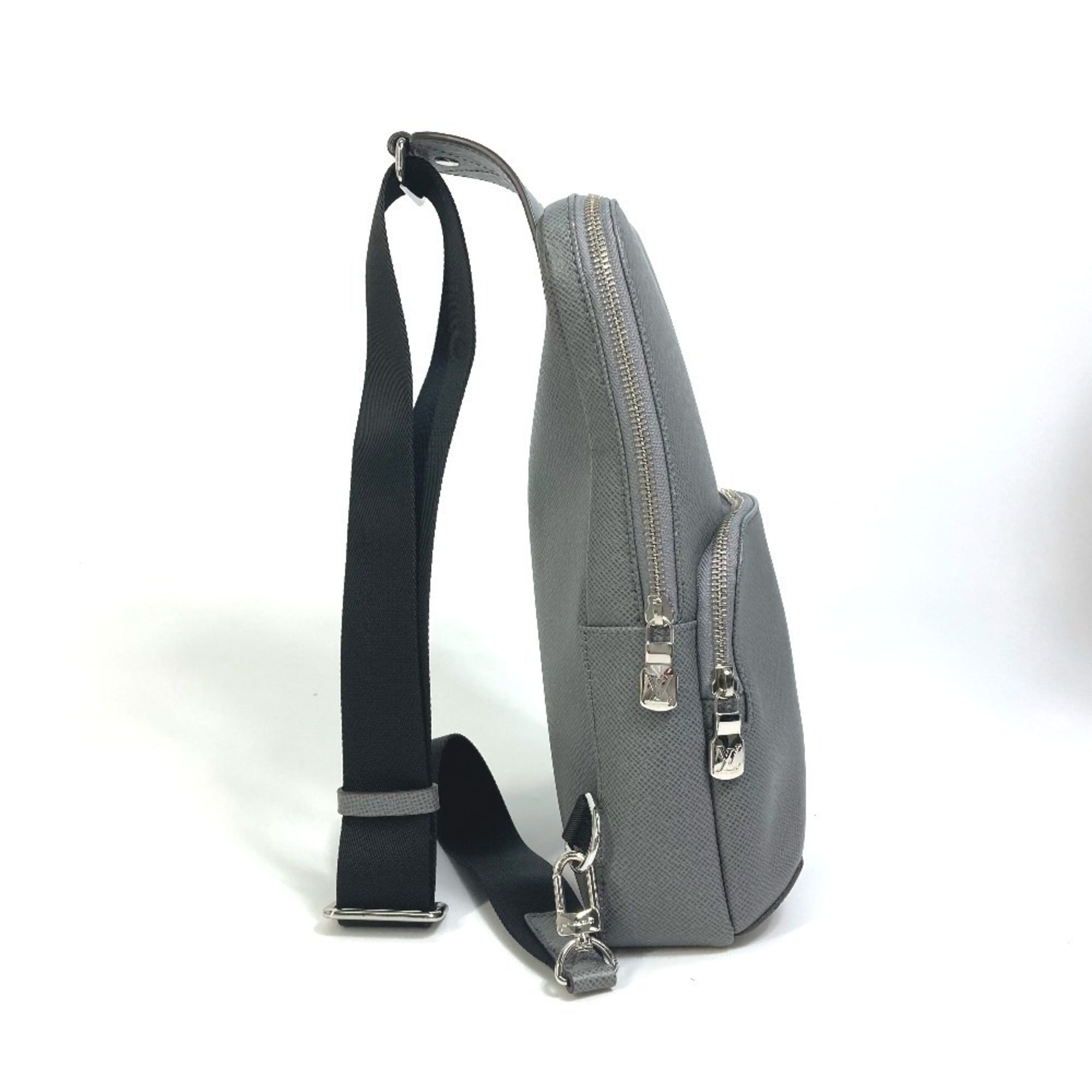 Louis Vuitton Taiga Gray Gris Taiga Leather Shoulder Bag (Pre-Owned)