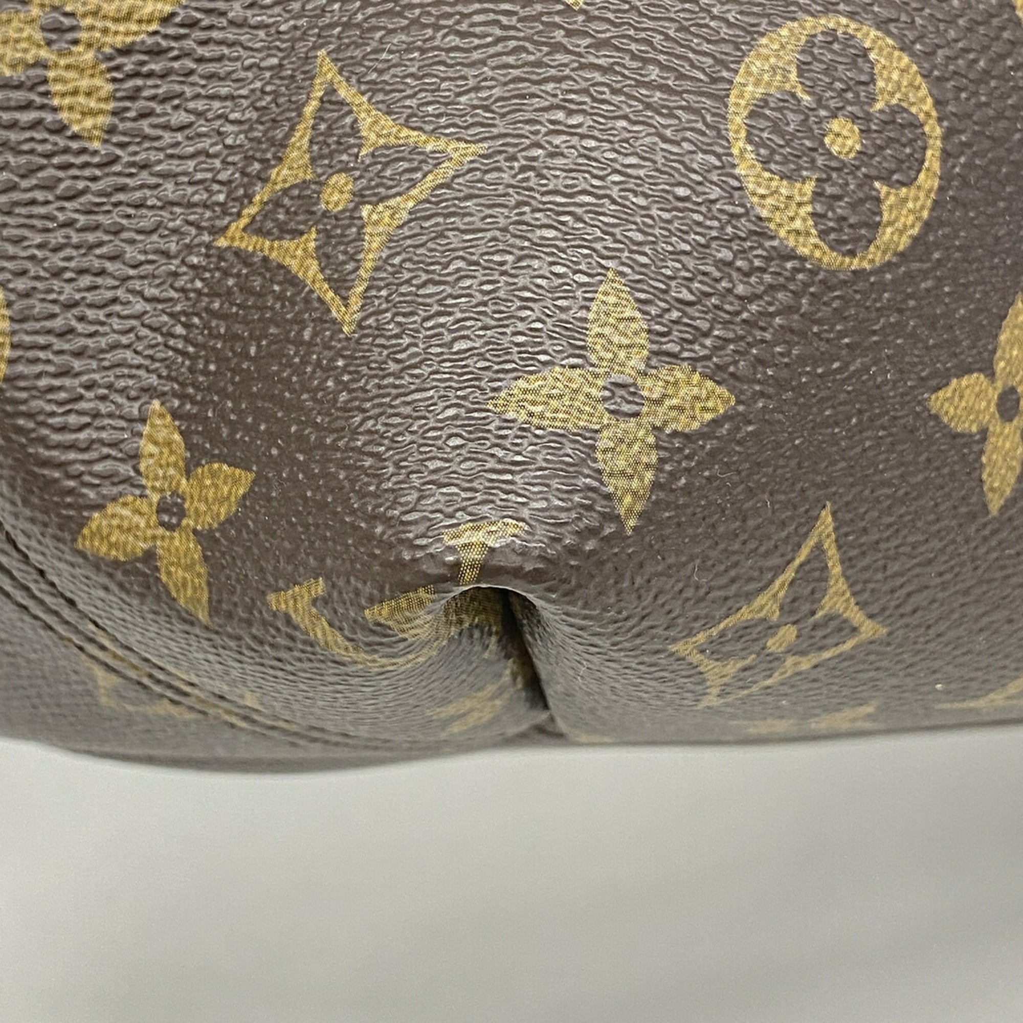 Louis Vuitton Brown Shoulder Bag (Pre-Owned)
