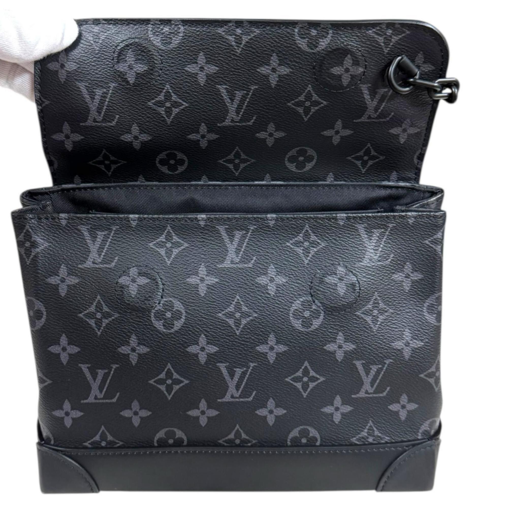 Louis Vuitton Monogram Eclipse Black Monogram Eclipse Handbag (Pre-Owned)