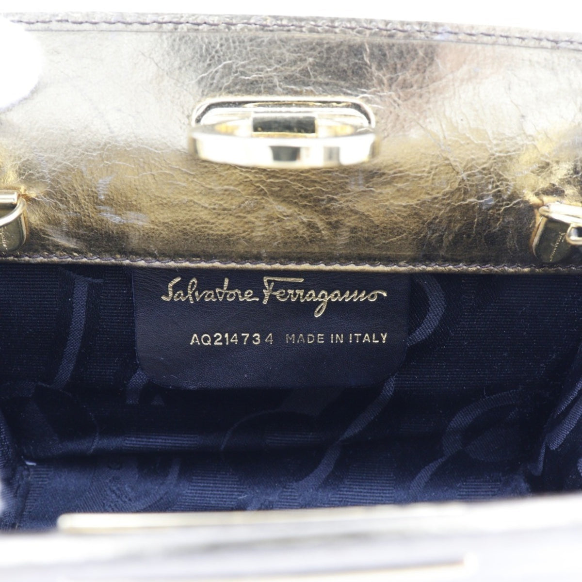 Salvatore Ferragamo Gold Leather Shoulder Bag (Pre-Owned)