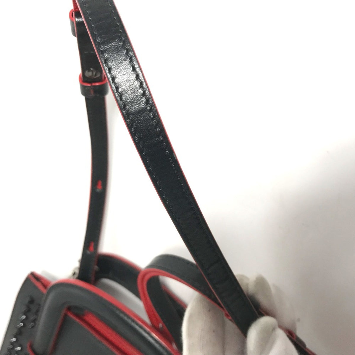 Christian Louboutin Black Leather Shoulder Bag (Pre-Owned)