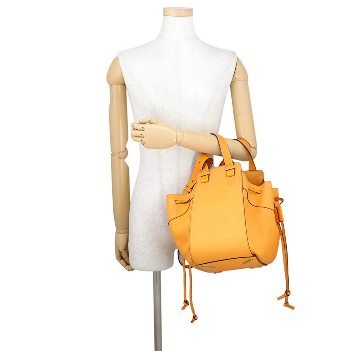Loewe Orange Leather Handbag (Pre-Owned)