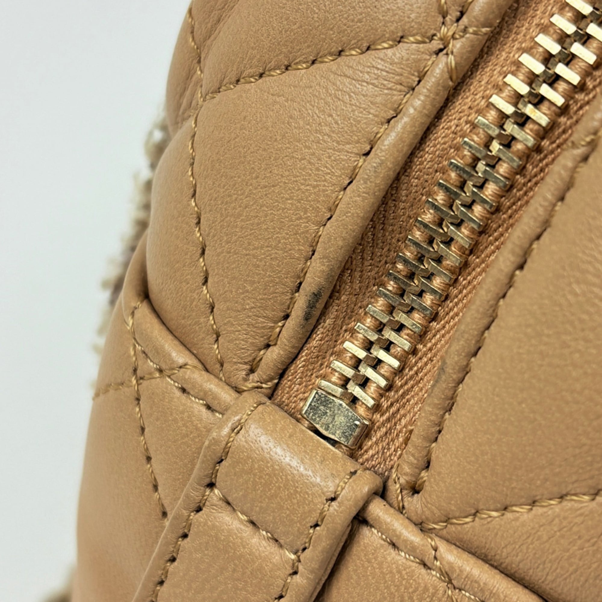 Chanel Matelasse Beige Leather Shoulder Bag (Pre-Owned)