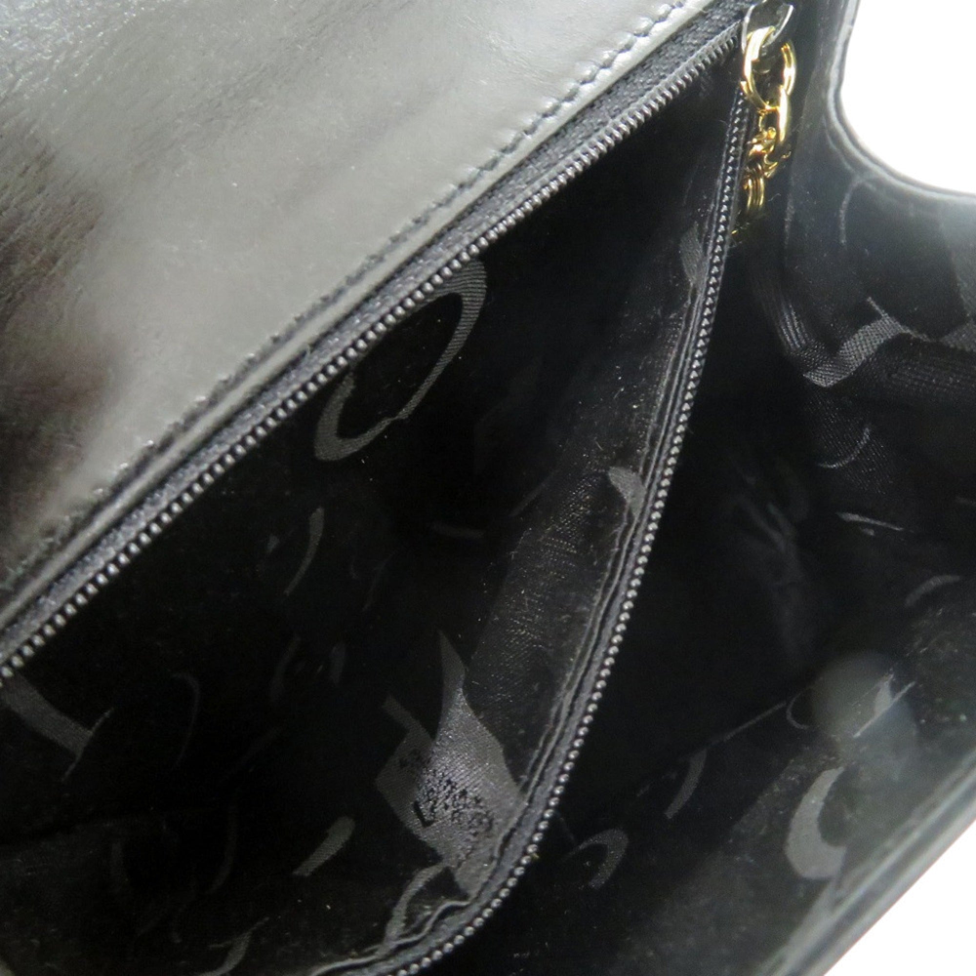 Salvatore Ferragamo Black Leather Handbag (Pre-Owned)